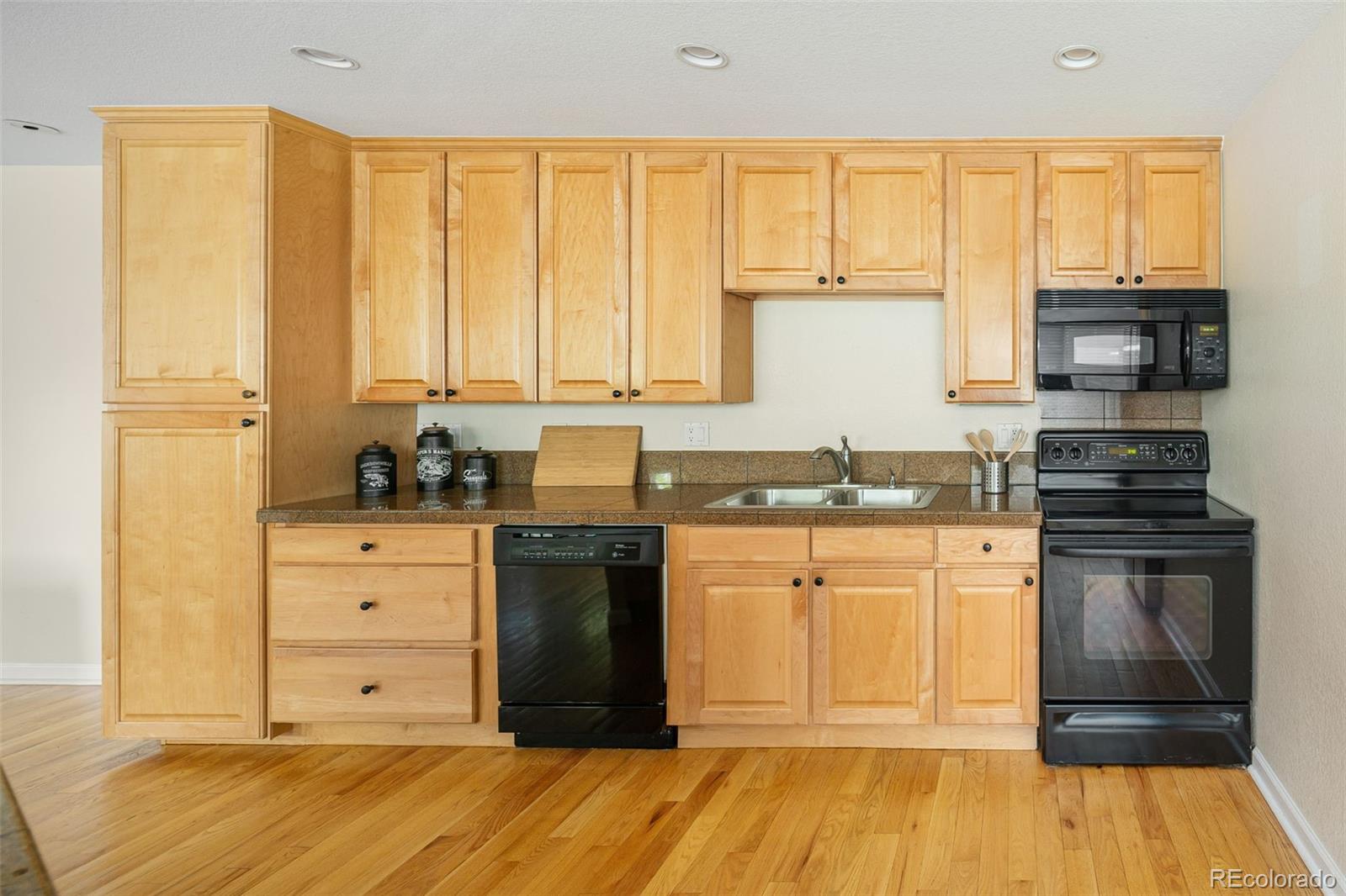 MLS Image #6 for 2434 s williams street,denver, Colorado
