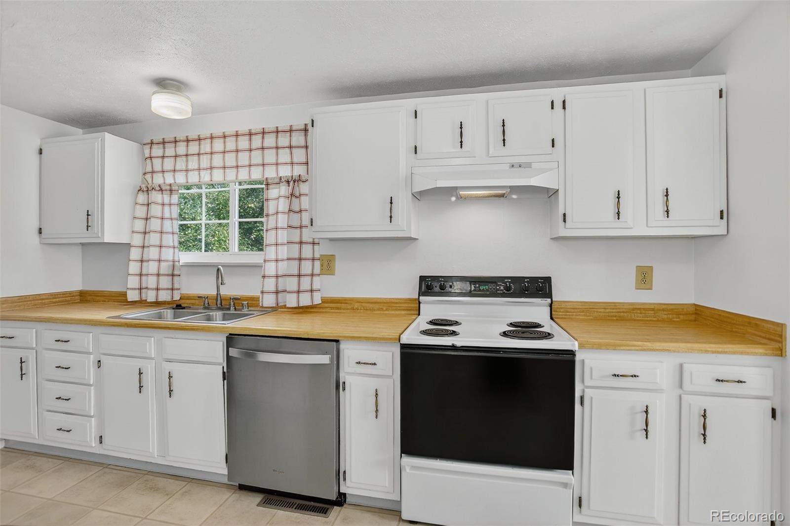 MLS Image #8 for 6317 w 95th avenue,westminster, Colorado