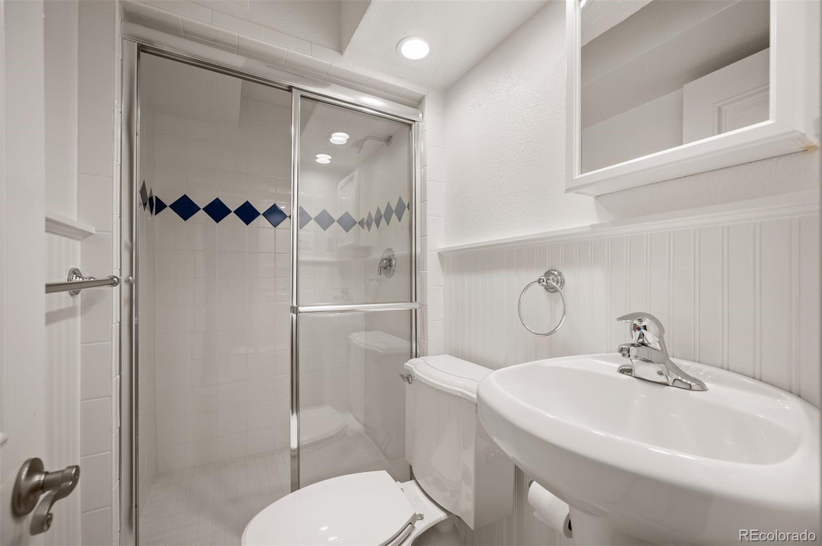 MLS Image #11 for 7055 e virginia avenue,denver, Colorado