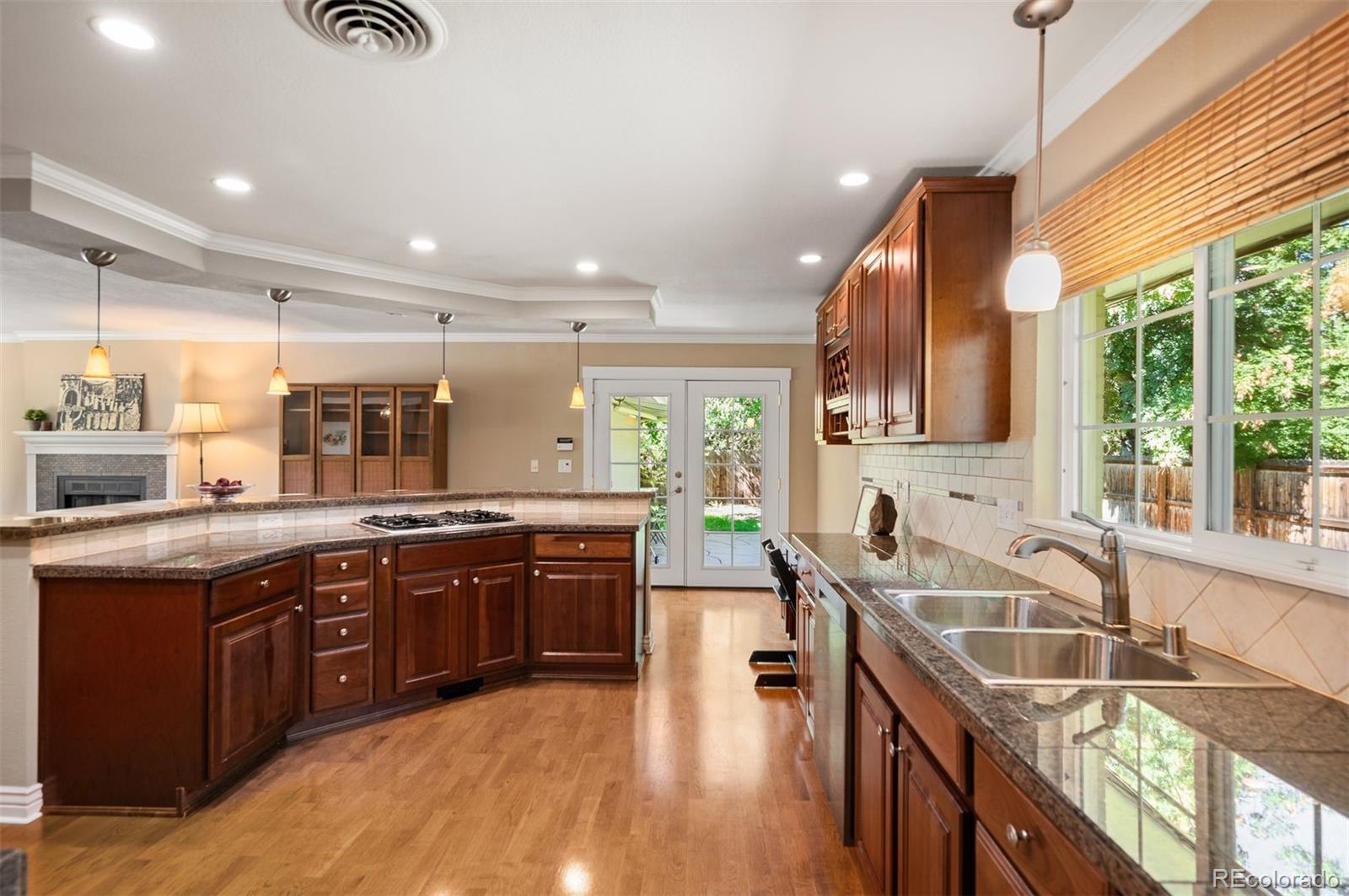 MLS Image #6 for 7055 e virginia avenue,denver, Colorado