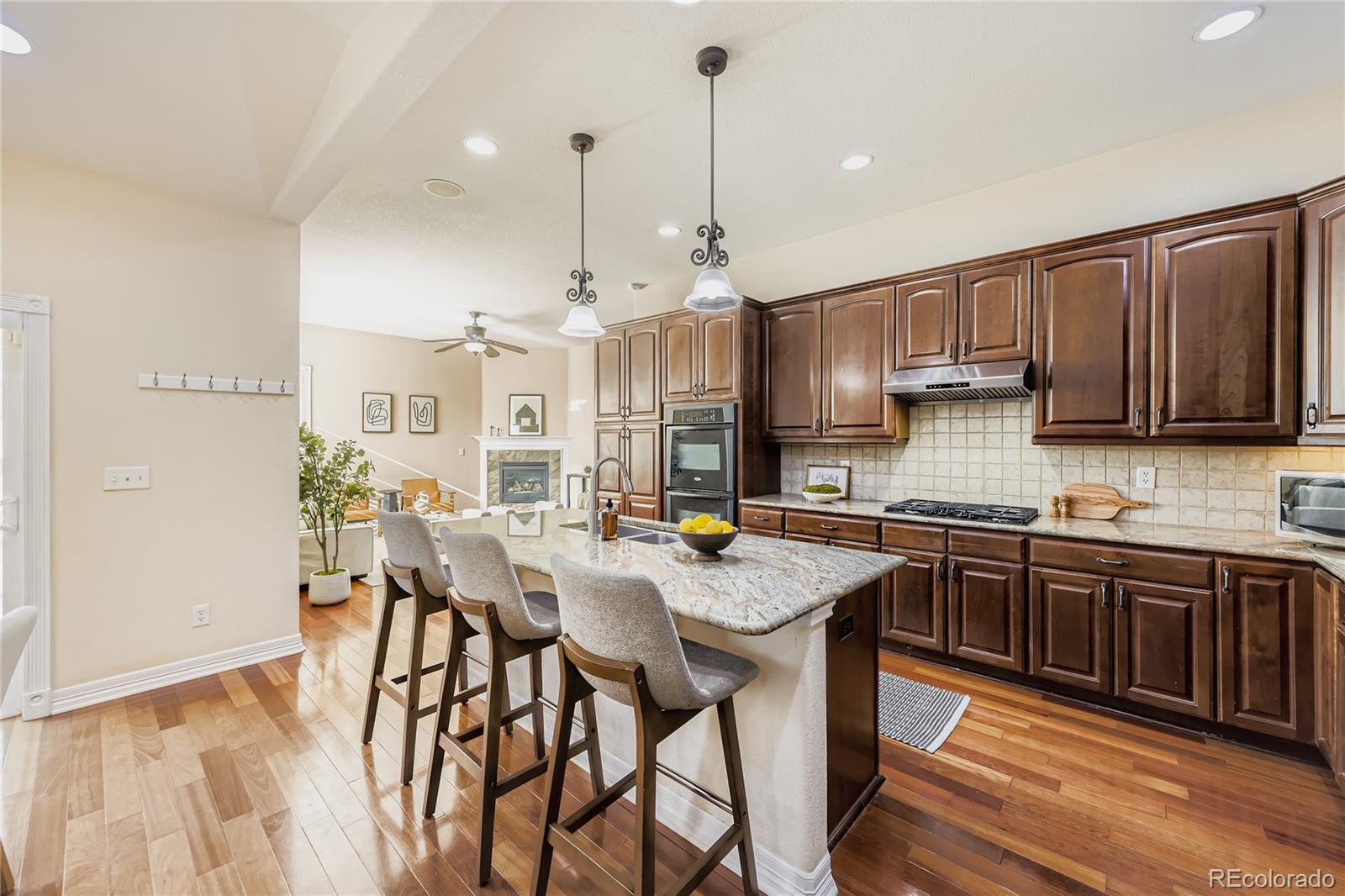 MLS Image #10 for 10138 e 28th avenue,denver, Colorado