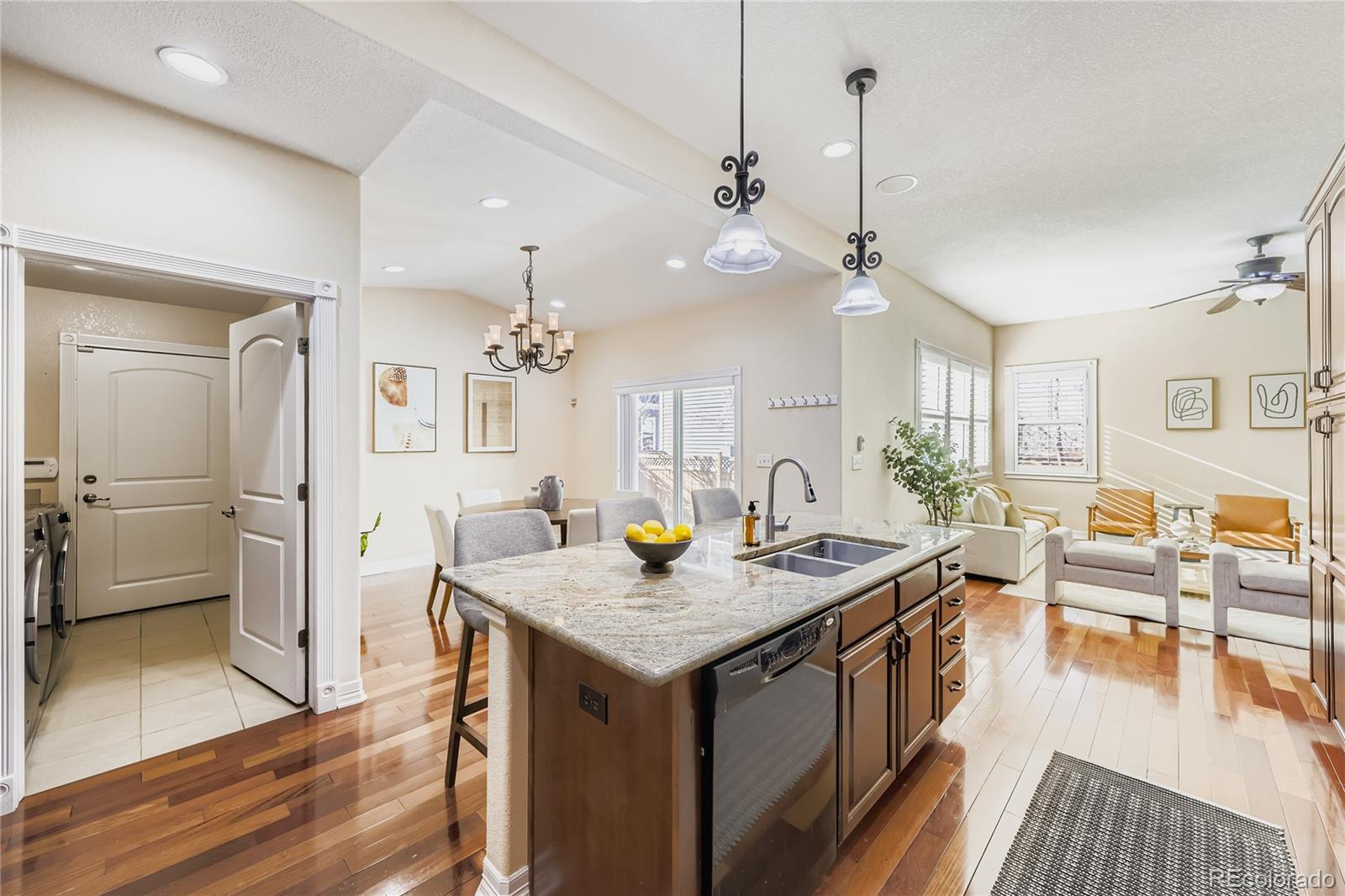 MLS Image #11 for 10138 e 28th avenue,denver, Colorado