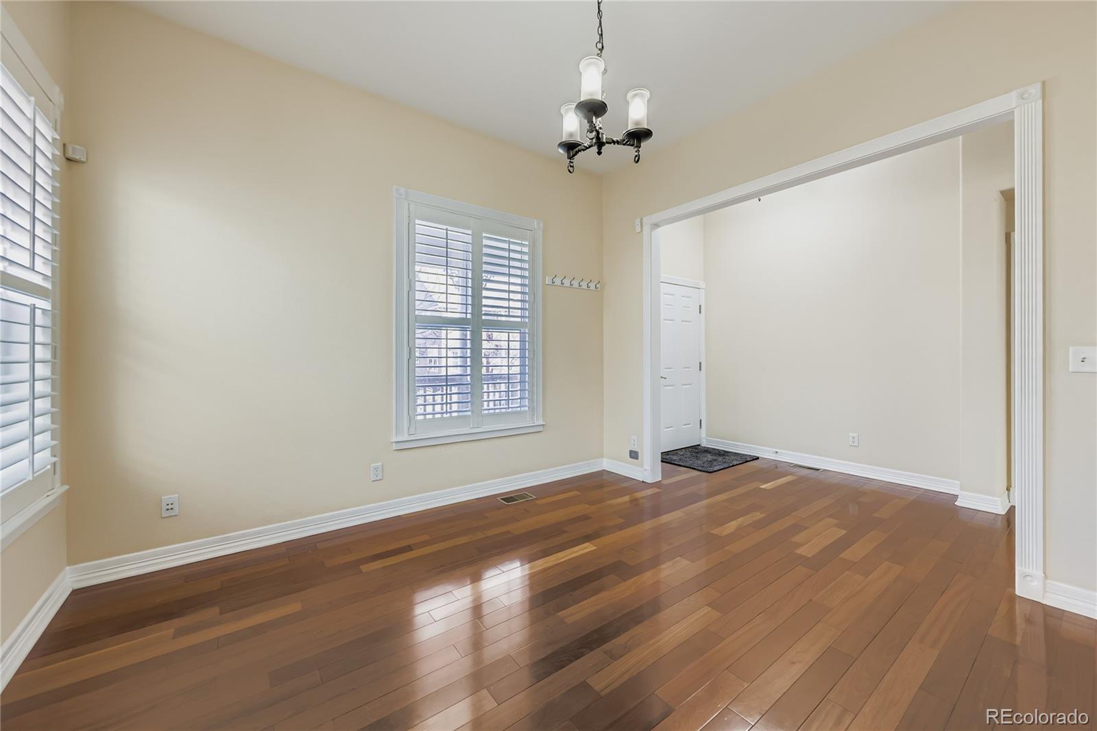MLS Image #6 for 10138 e 28th avenue,denver, Colorado