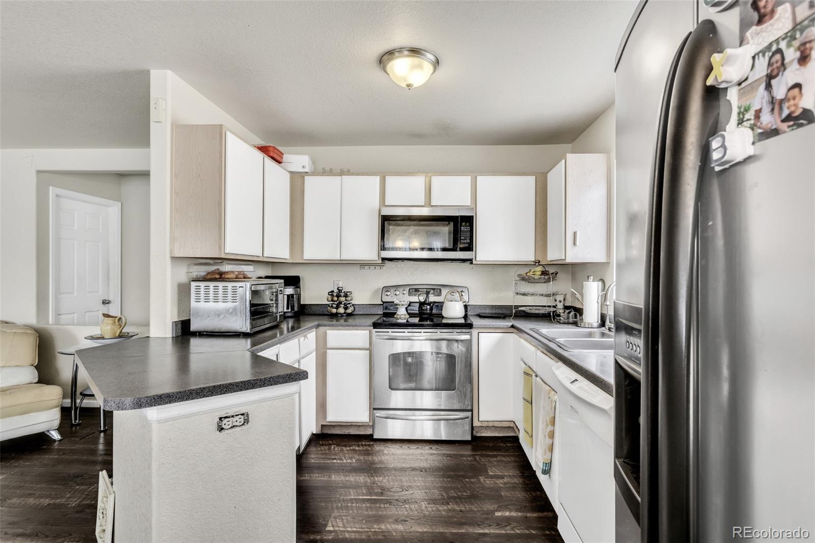 MLS Image #9 for 18636 e 42nd avenue,denver, Colorado