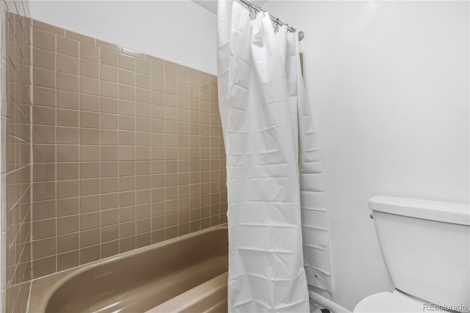 MLS Image #12 for 14216 e 1st drive b10,aurora, Colorado