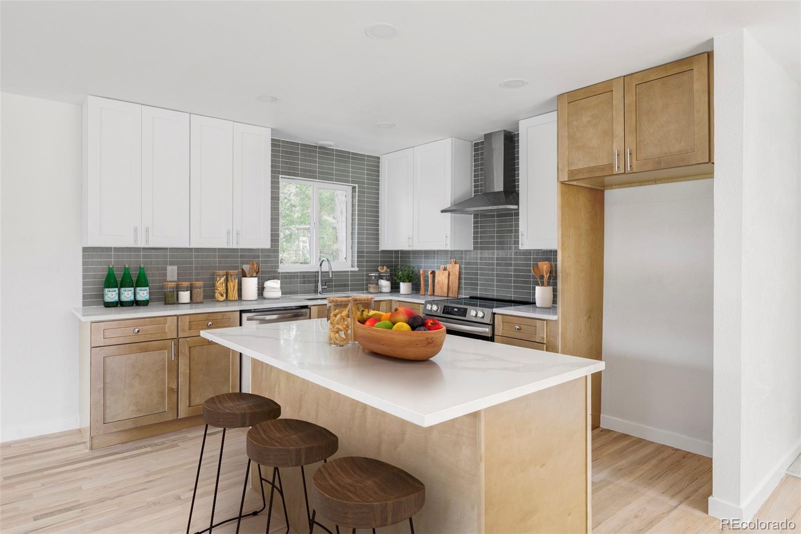 MLS Image #2 for 9  seattle lane,longmont, Colorado