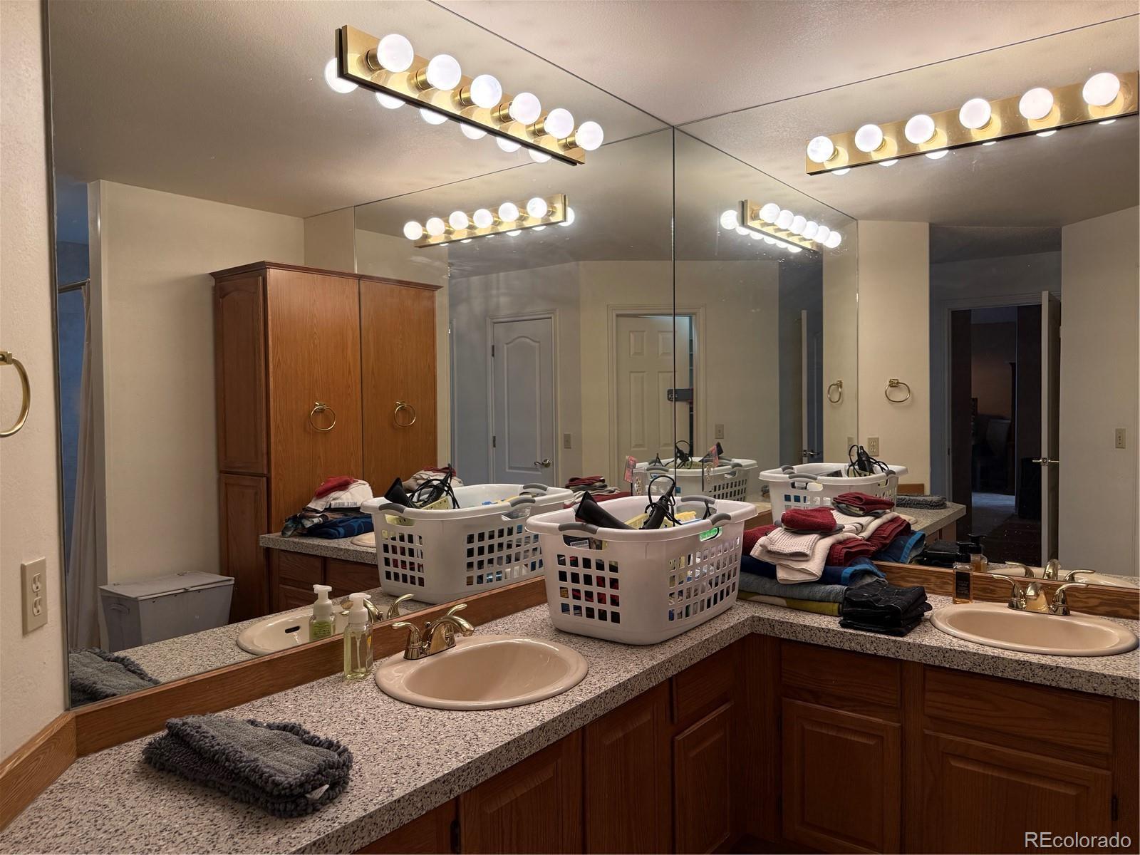 MLS Image #11 for 2619 s iris court,lakewood, Colorado