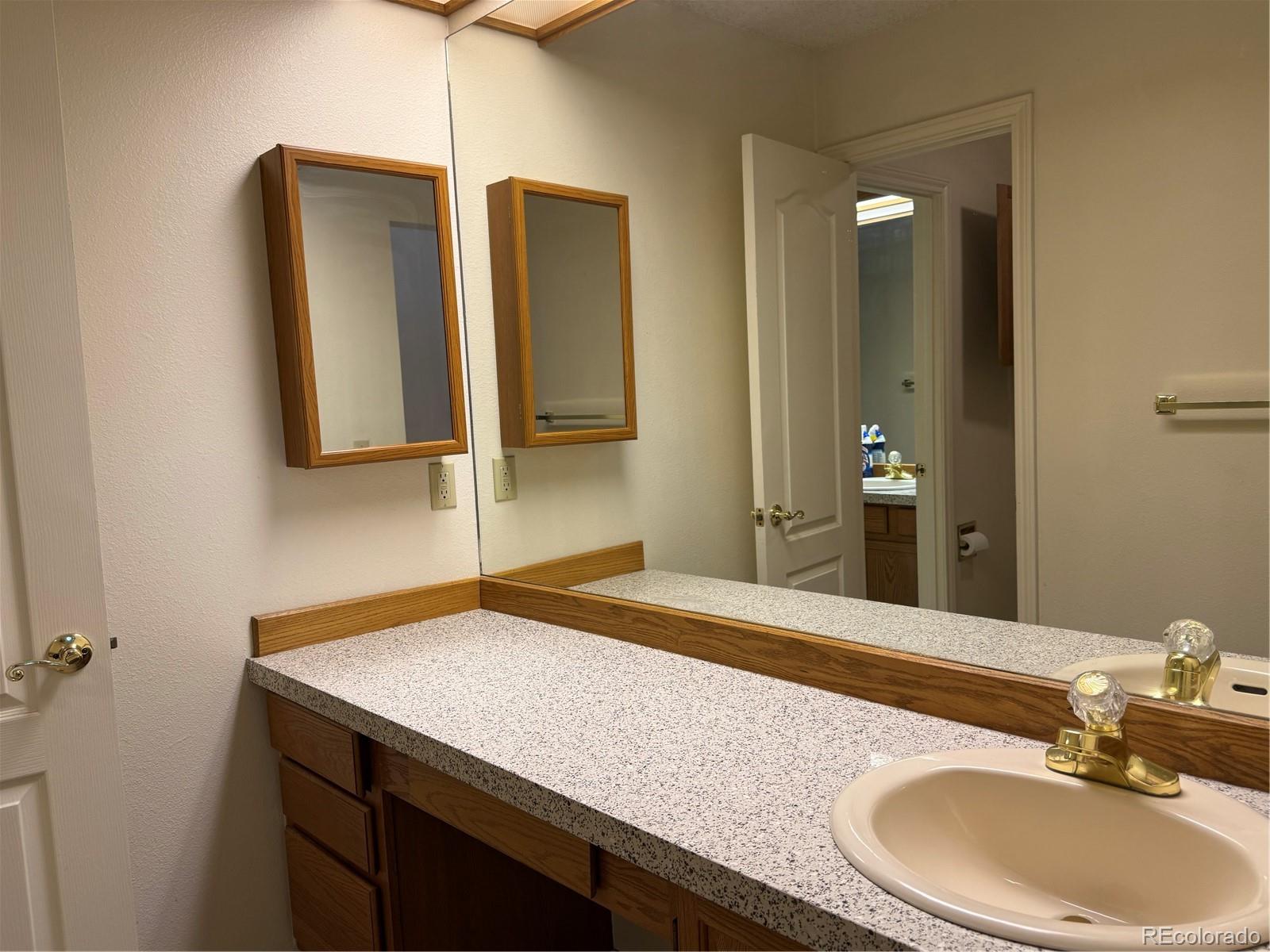 MLS Image #15 for 2619 s iris court,lakewood, Colorado