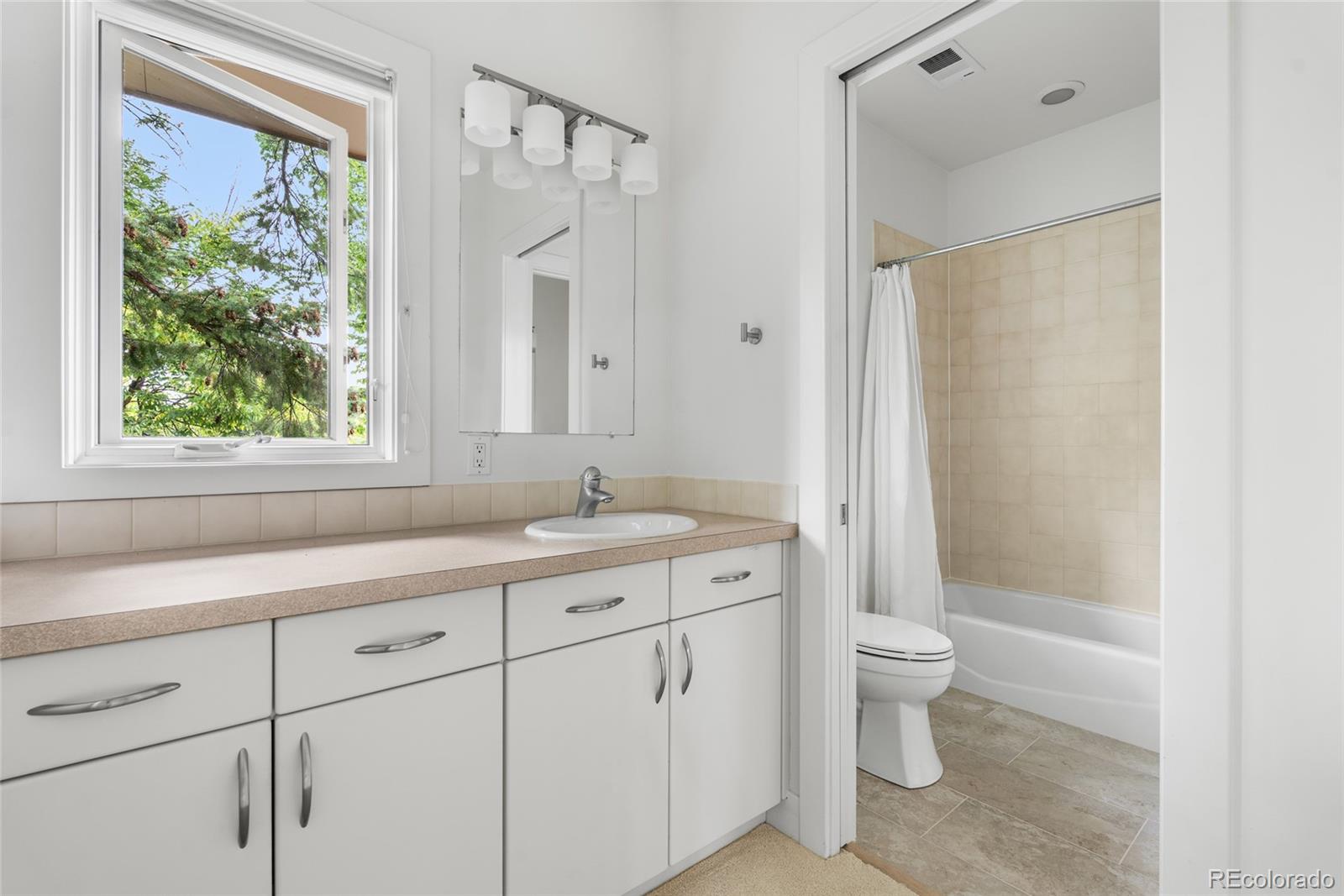MLS Image #37 for 444  cherry street,denver, Colorado