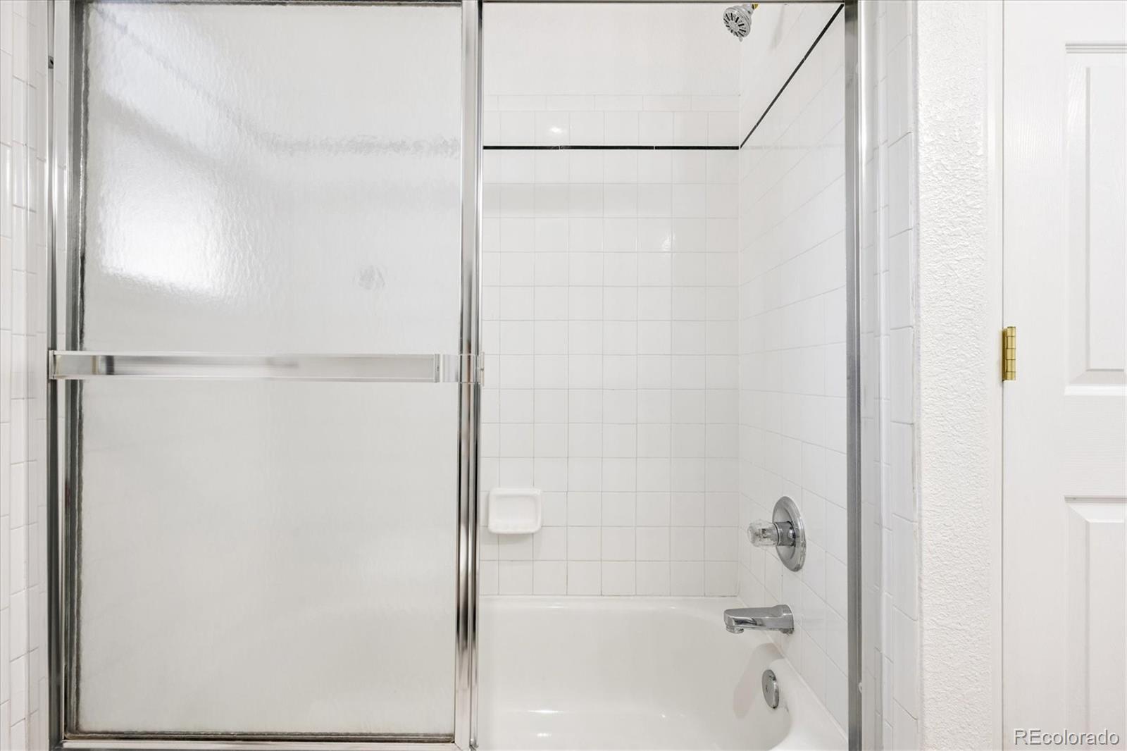 MLS Image #10 for 894 s krameria street,denver, Colorado