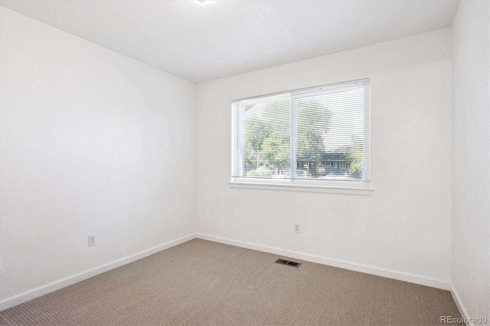 MLS Image #12 for 894 s krameria street,denver, Colorado