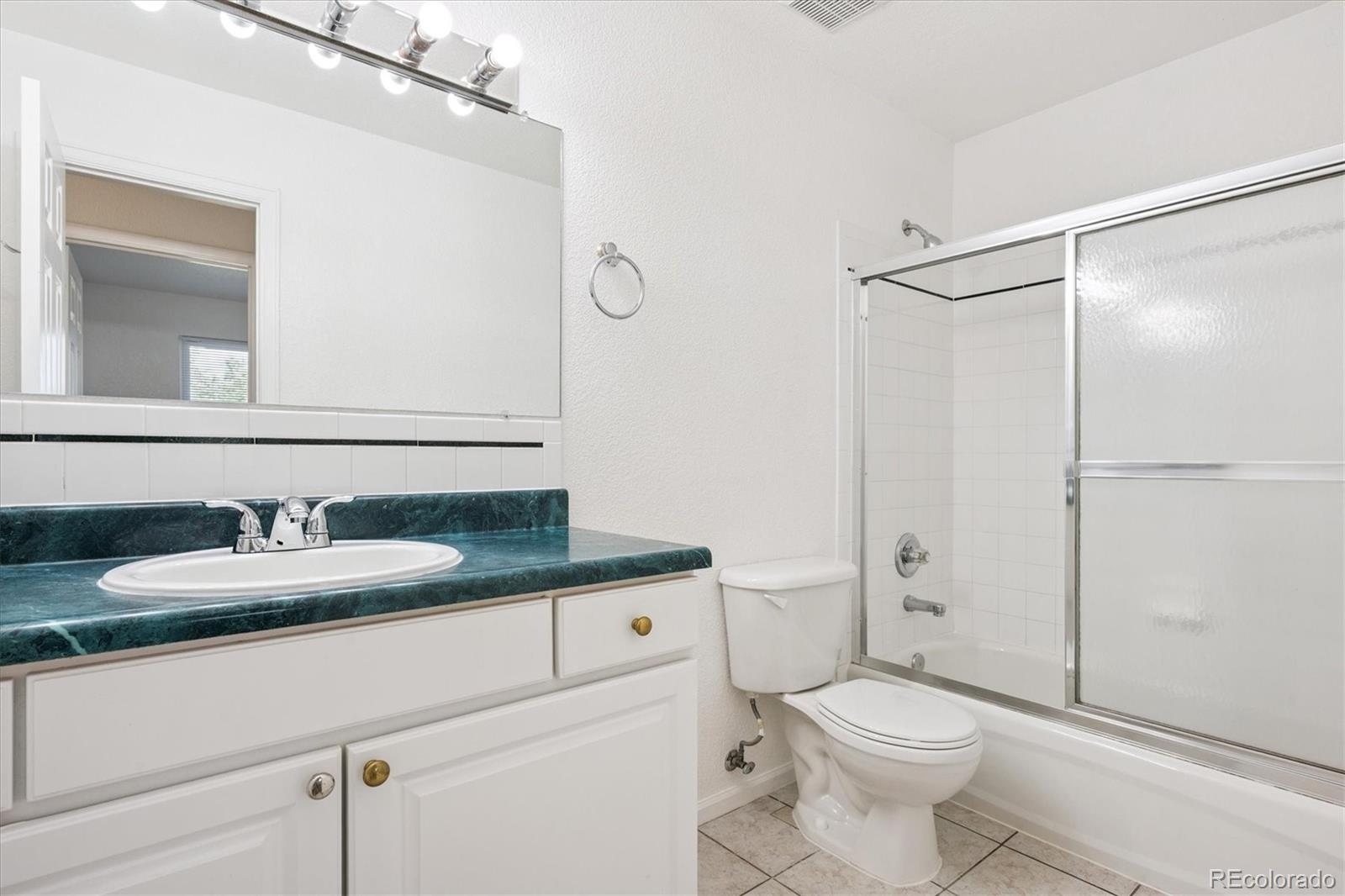 MLS Image #13 for 894 s krameria street,denver, Colorado