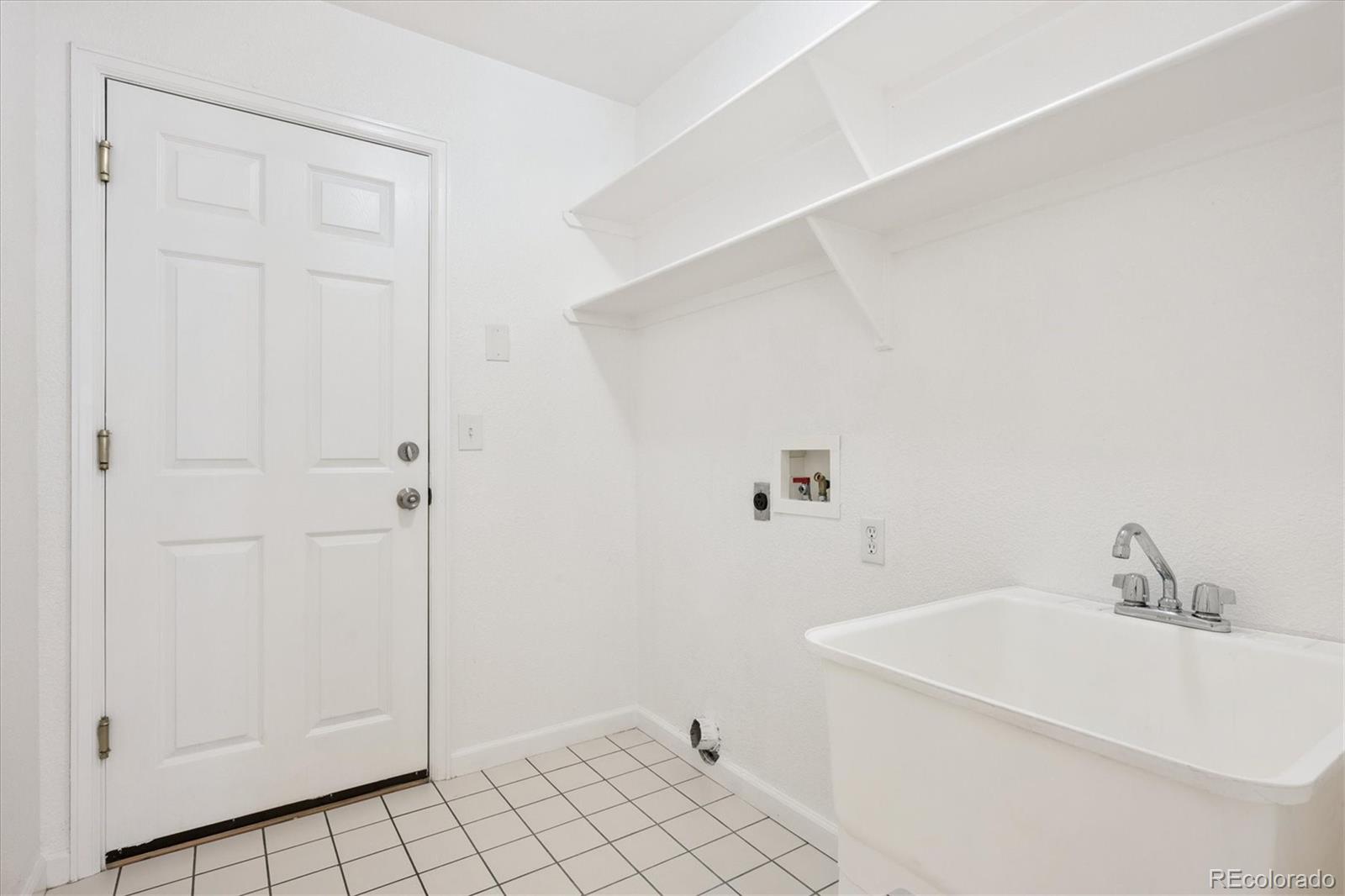 MLS Image #14 for 894 s krameria street,denver, Colorado