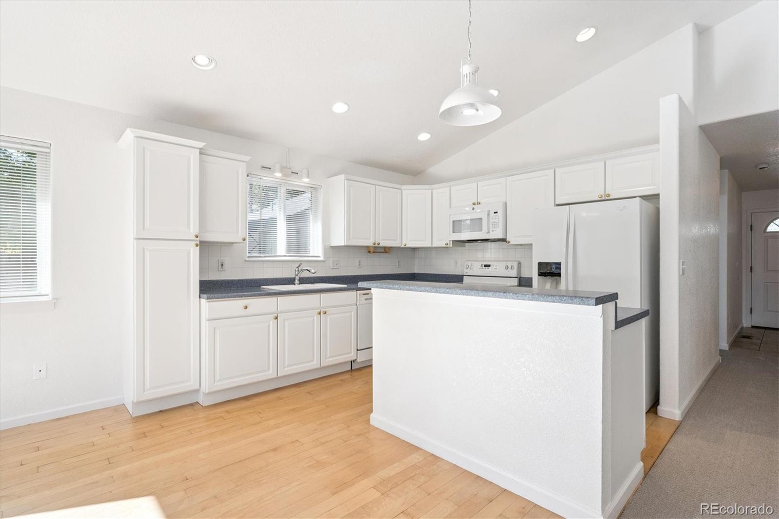 MLS Image #3 for 894 s krameria street,denver, Colorado