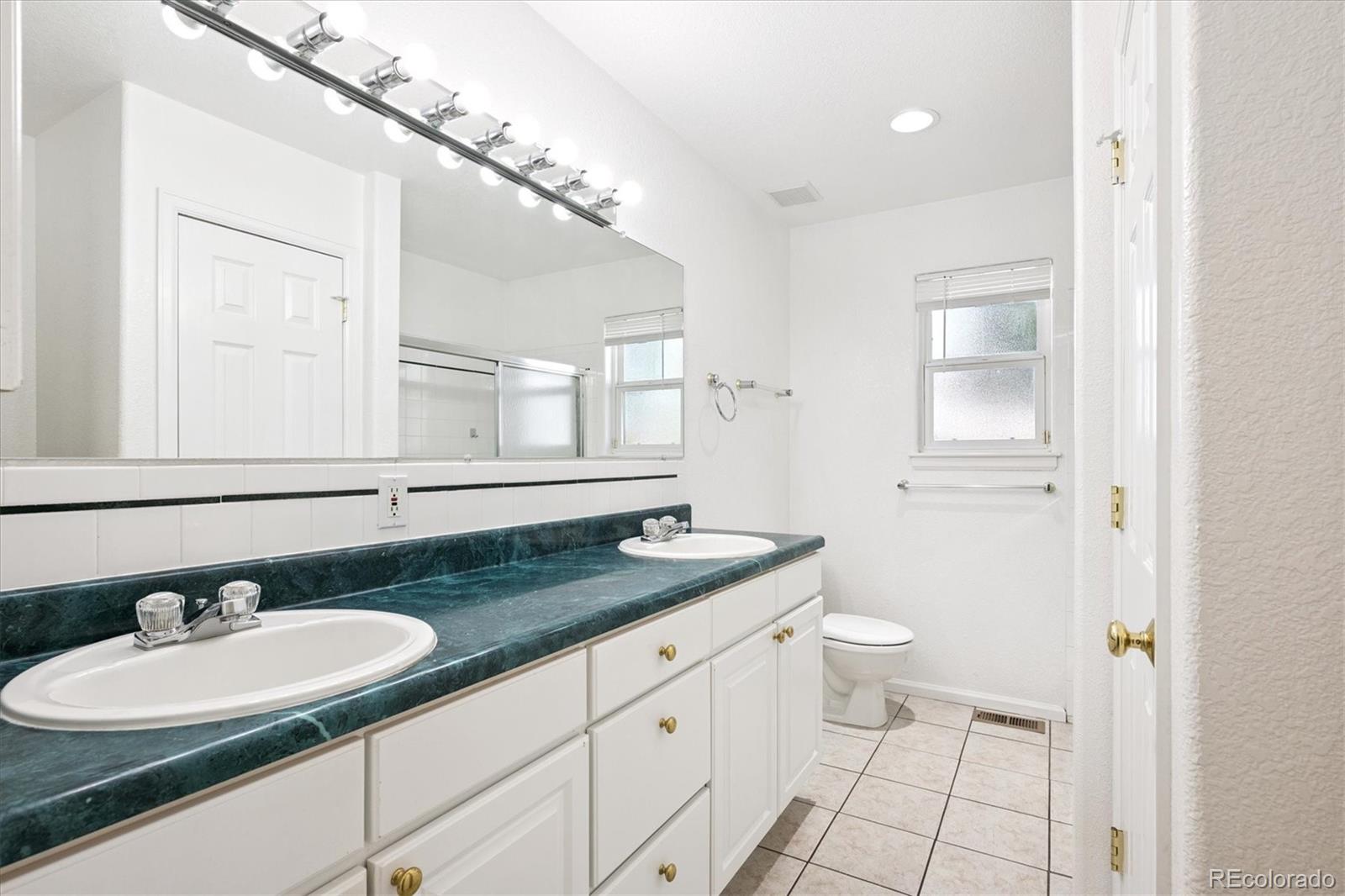 MLS Image #9 for 894 s krameria street,denver, Colorado