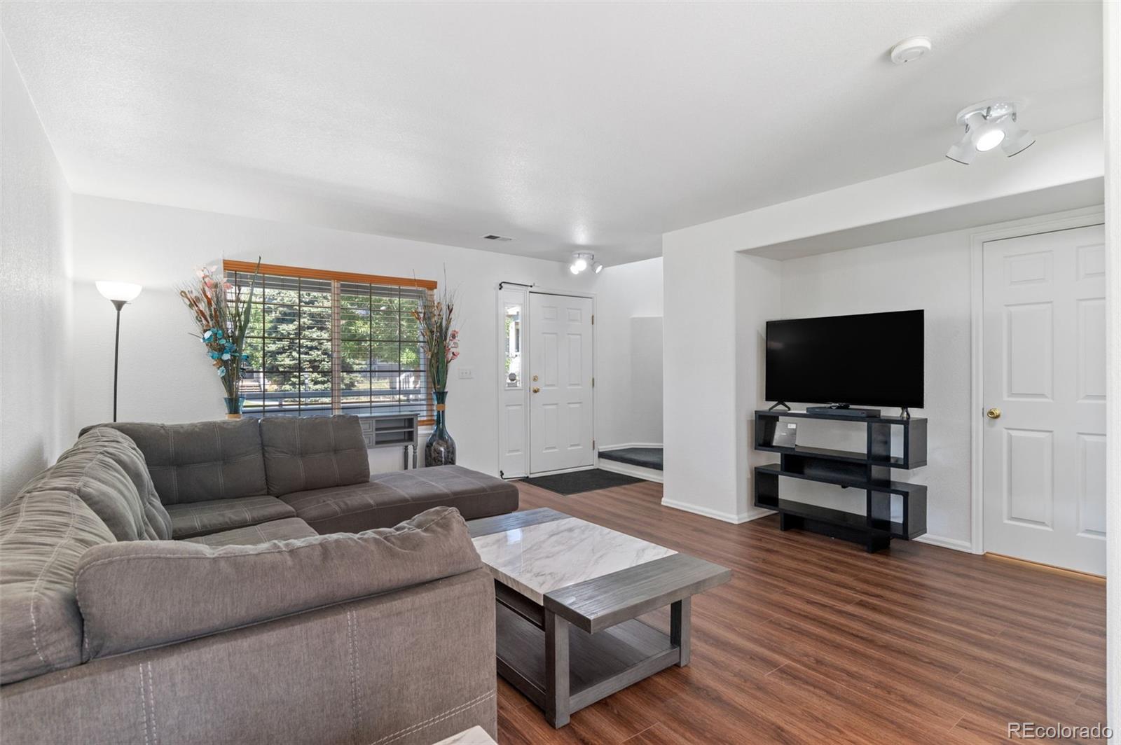 MLS Image #5 for 1387 s danube court,aurora, Colorado