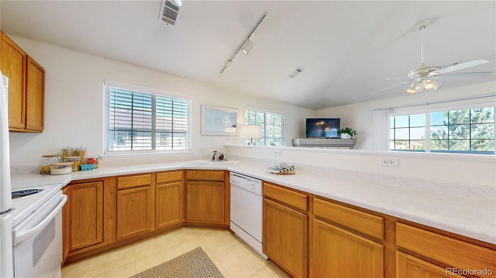 MLS Image #9 for 3291 e 103rd place 1507,thornton, Colorado