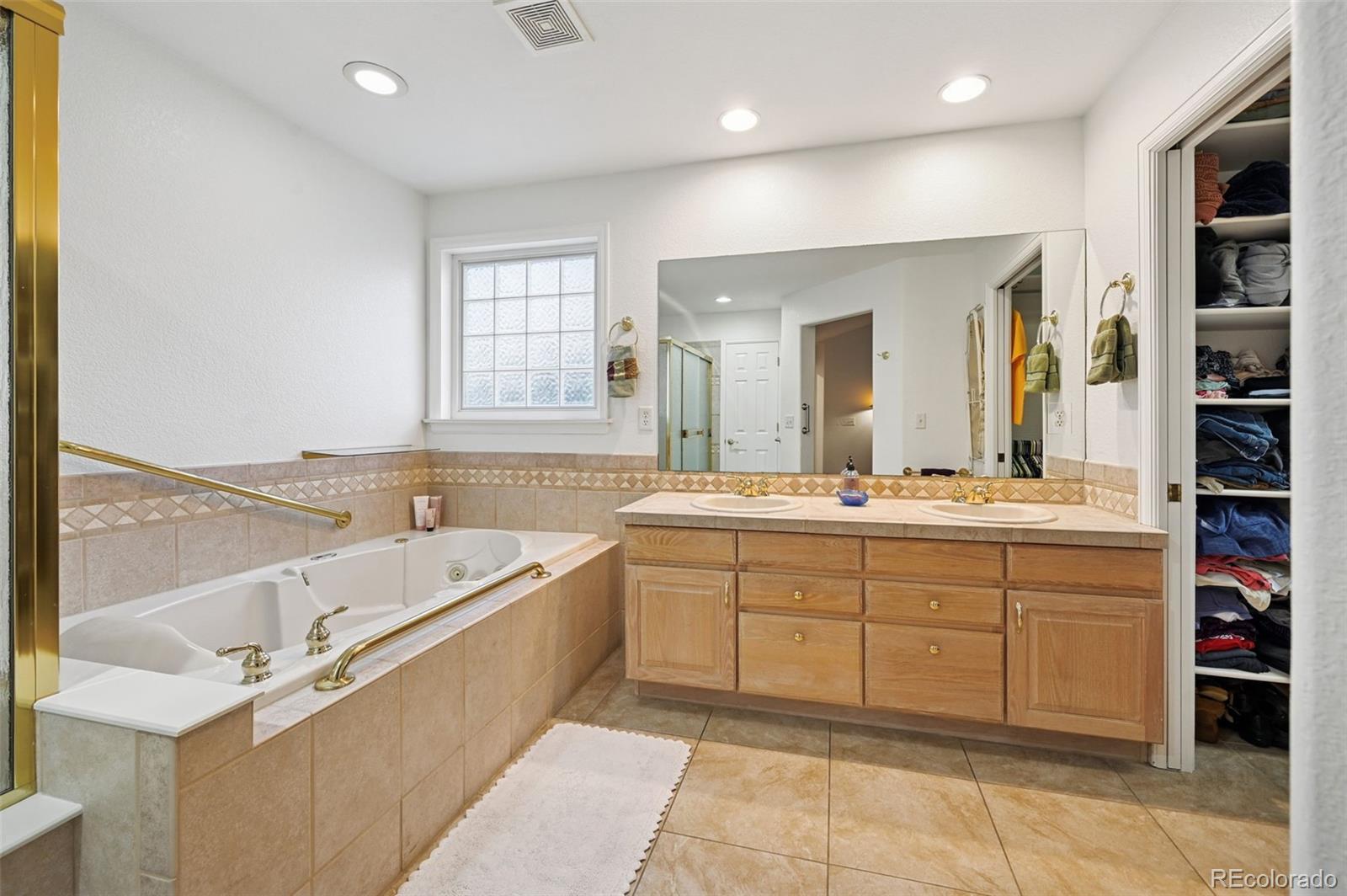 MLS Image #20 for 1341 s lansing court,aurora, Colorado