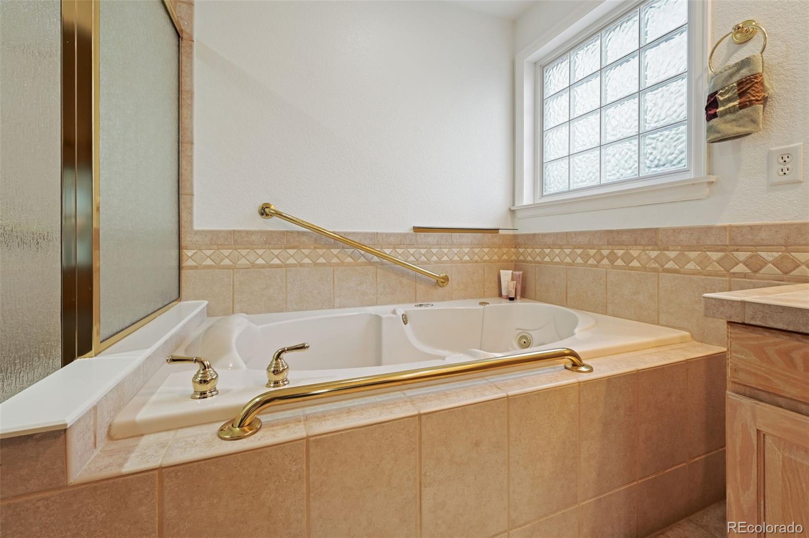 MLS Image #22 for 1341 s lansing court,aurora, Colorado