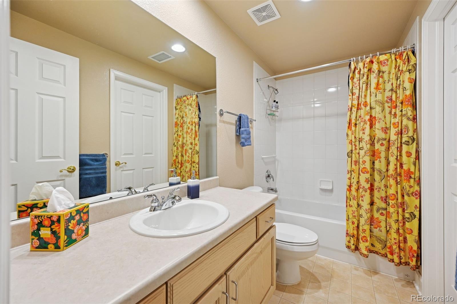 MLS Image #27 for 1341 s lansing court,aurora, Colorado