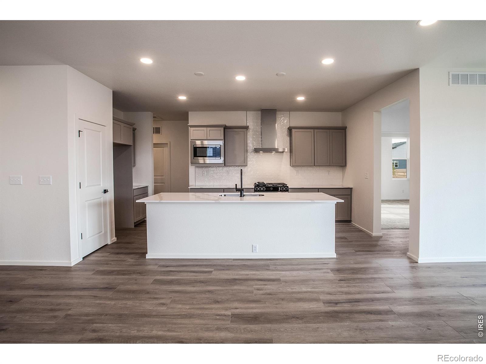 MLS Image #11 for 6071  red barn road,timnath, Colorado