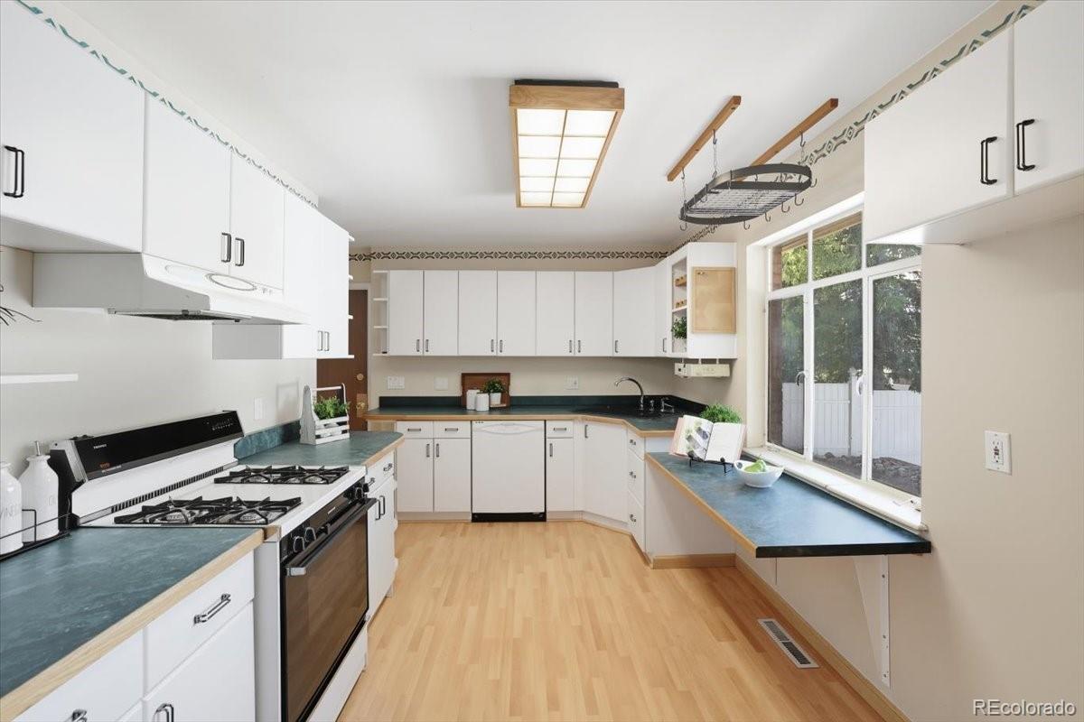 MLS Image #4 for 2924  illinois avenue,colorado springs, Colorado