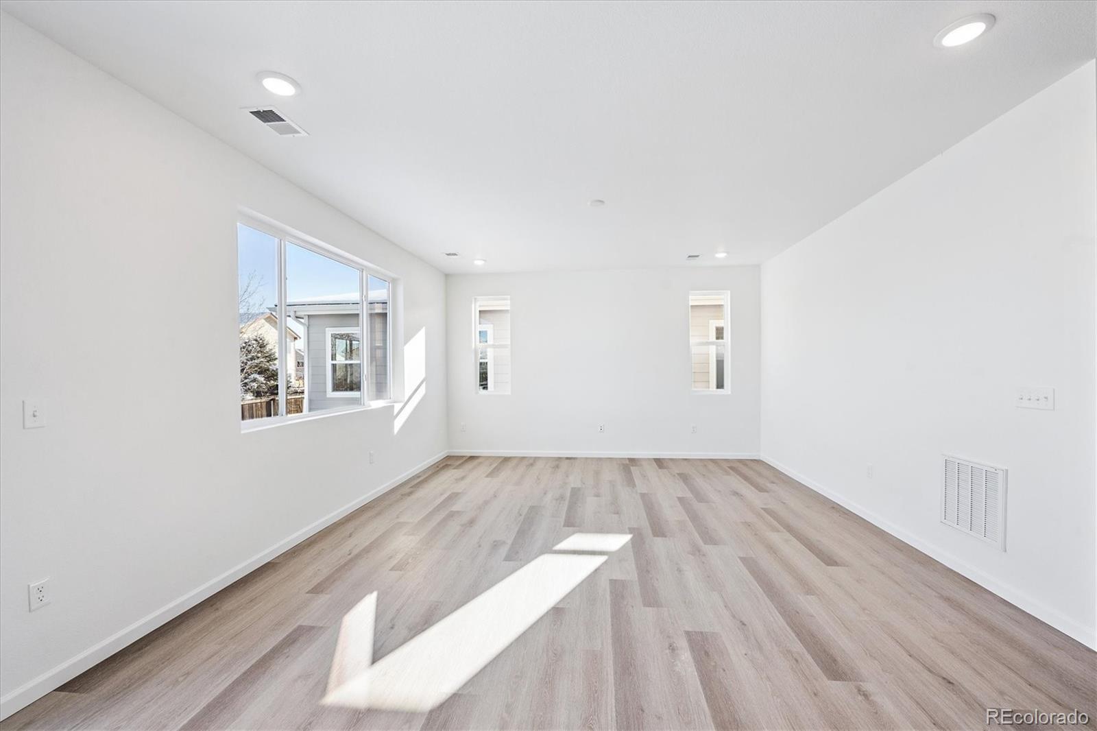 MLS Image #5 for 376  lake granby avenue,brighton, Colorado