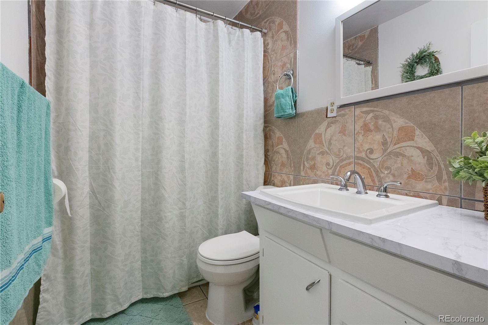 MLS Image #13 for 2725 s grove street,denver, Colorado