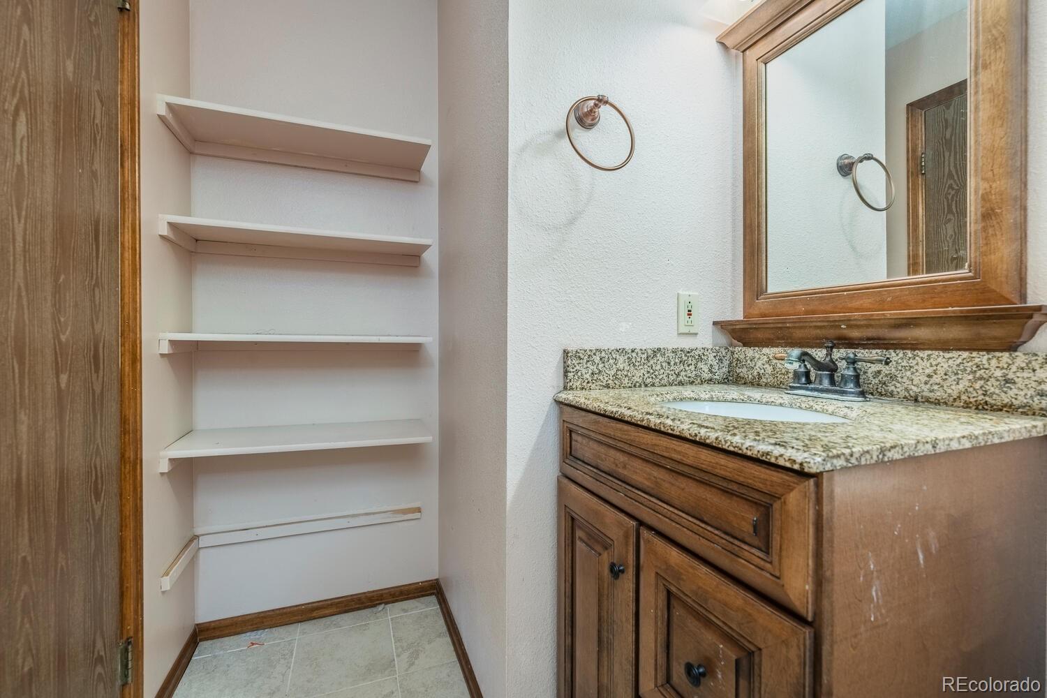 MLS Image #13 for 18998 e utah circle,aurora, Colorado