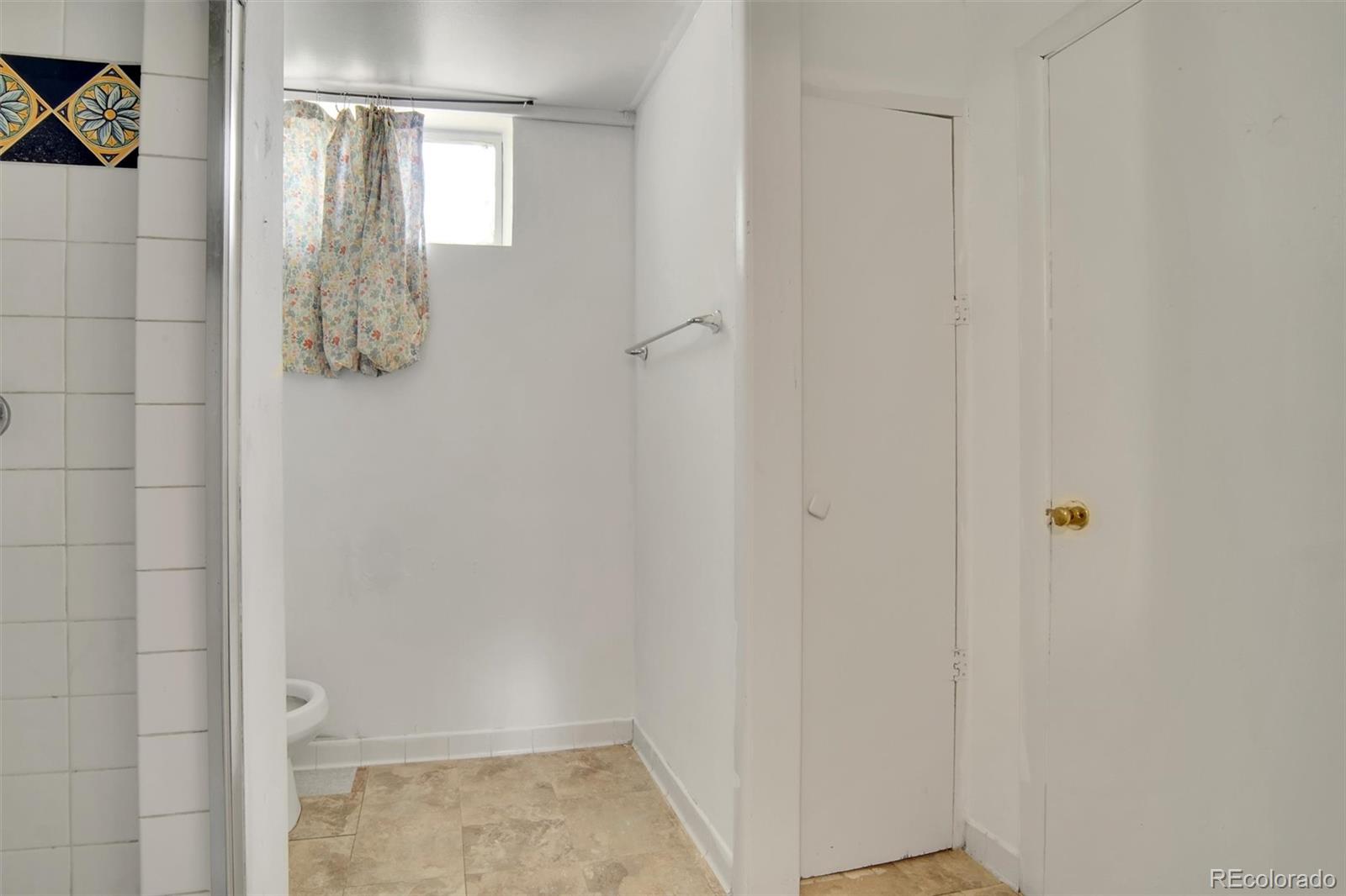 MLS Image #14 for 7101  alan drive,denver, Colorado