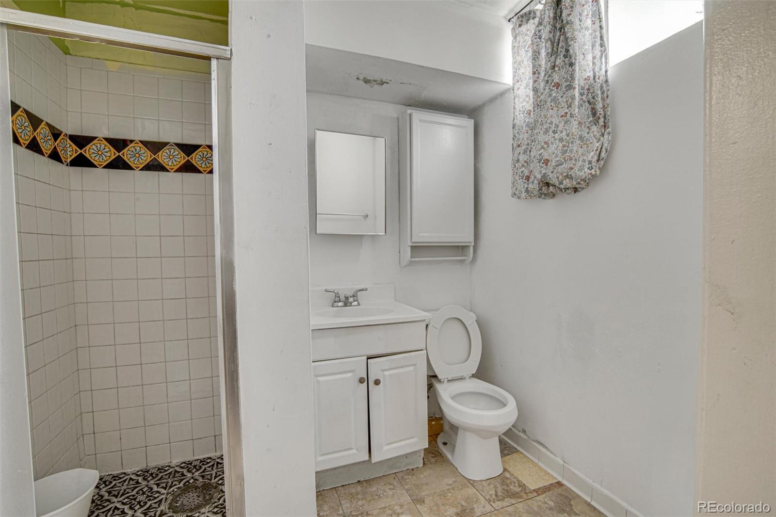 MLS Image #15 for 7101  alan drive,denver, Colorado