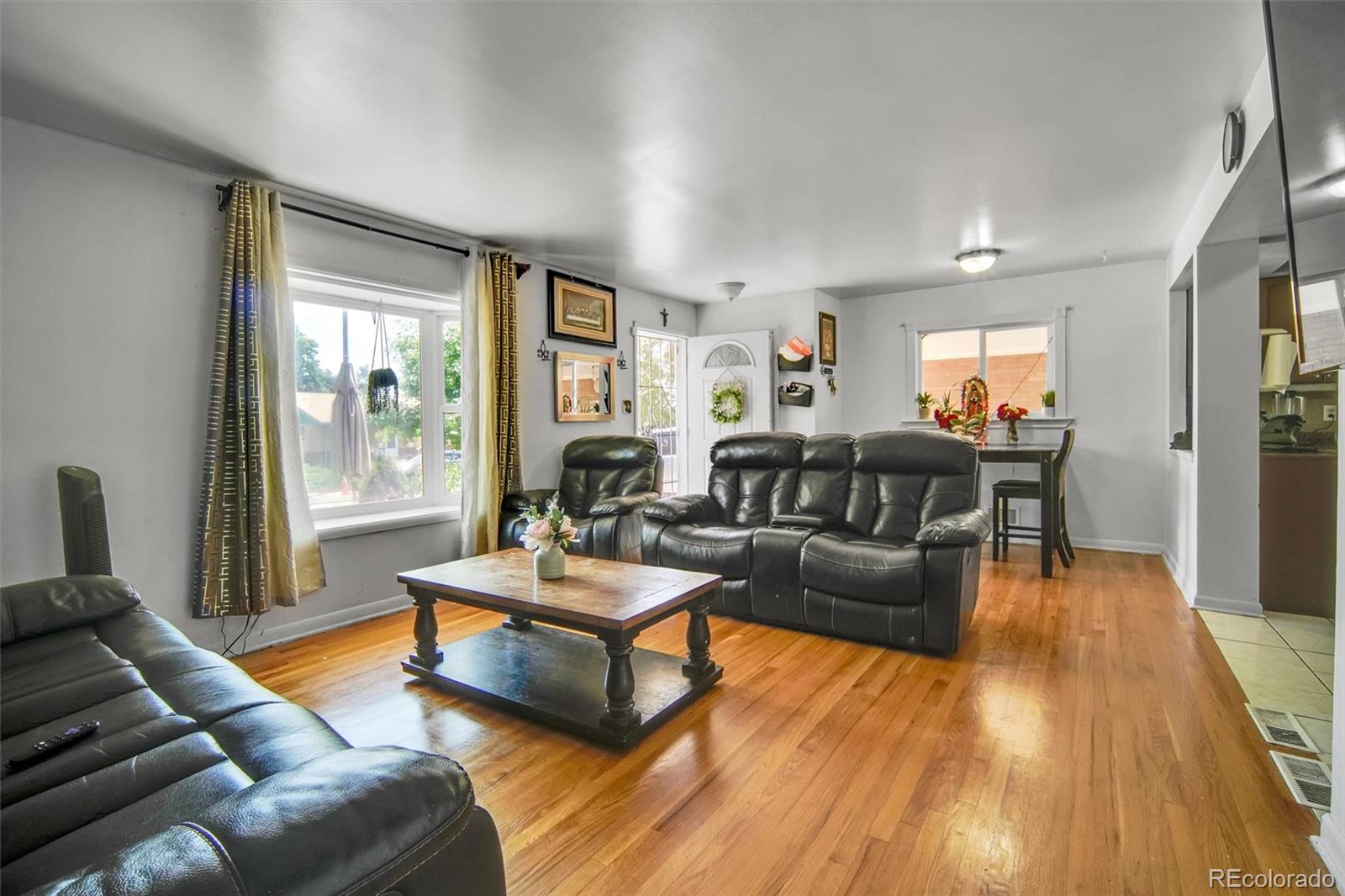 MLS Image #5 for 7101  alan drive,denver, Colorado