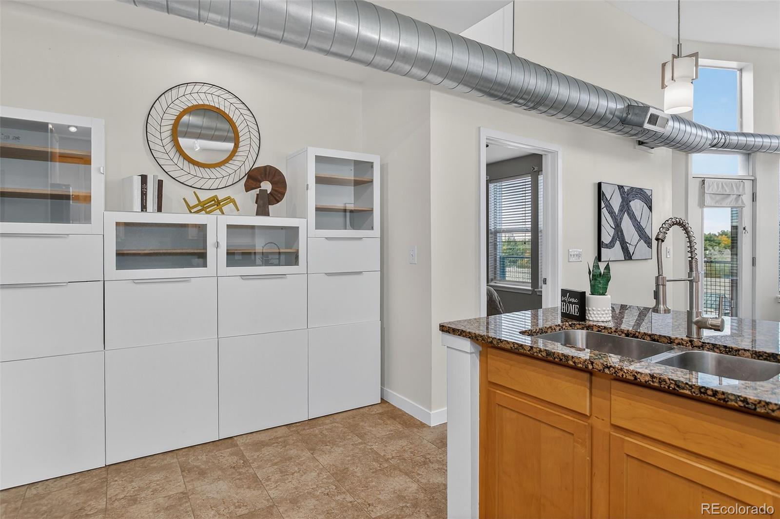 MLS Image #11 for 1313 s clarkson street,denver, Colorado