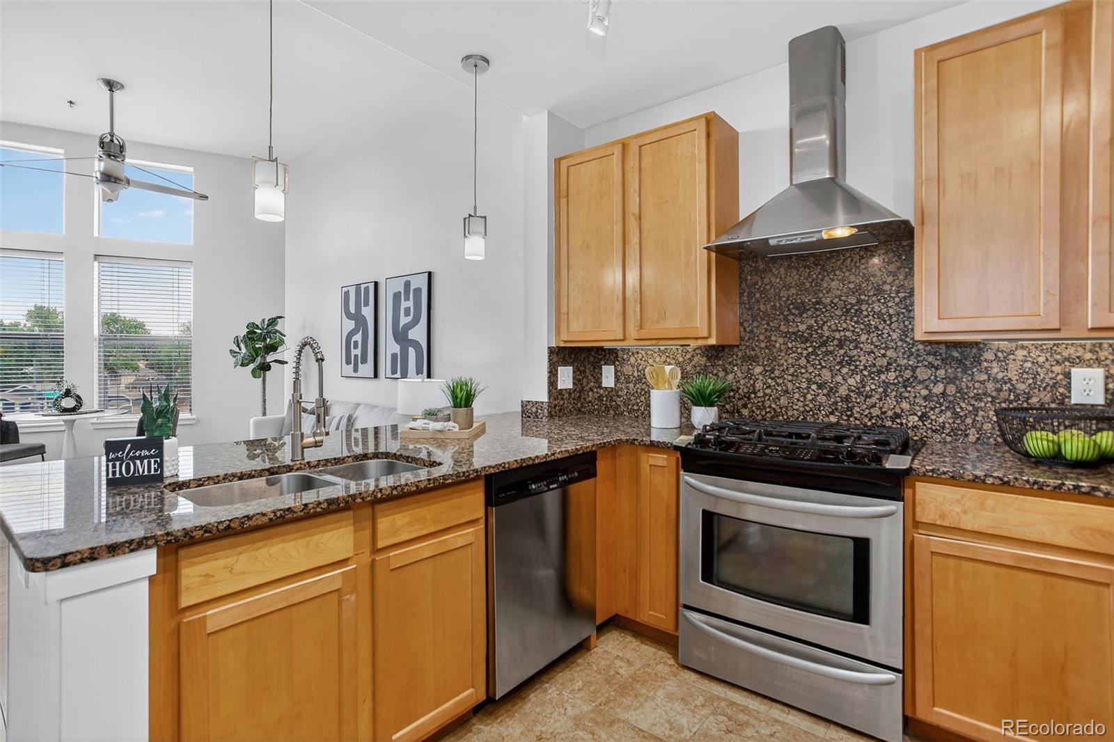 MLS Image #12 for 1313 s clarkson street,denver, Colorado