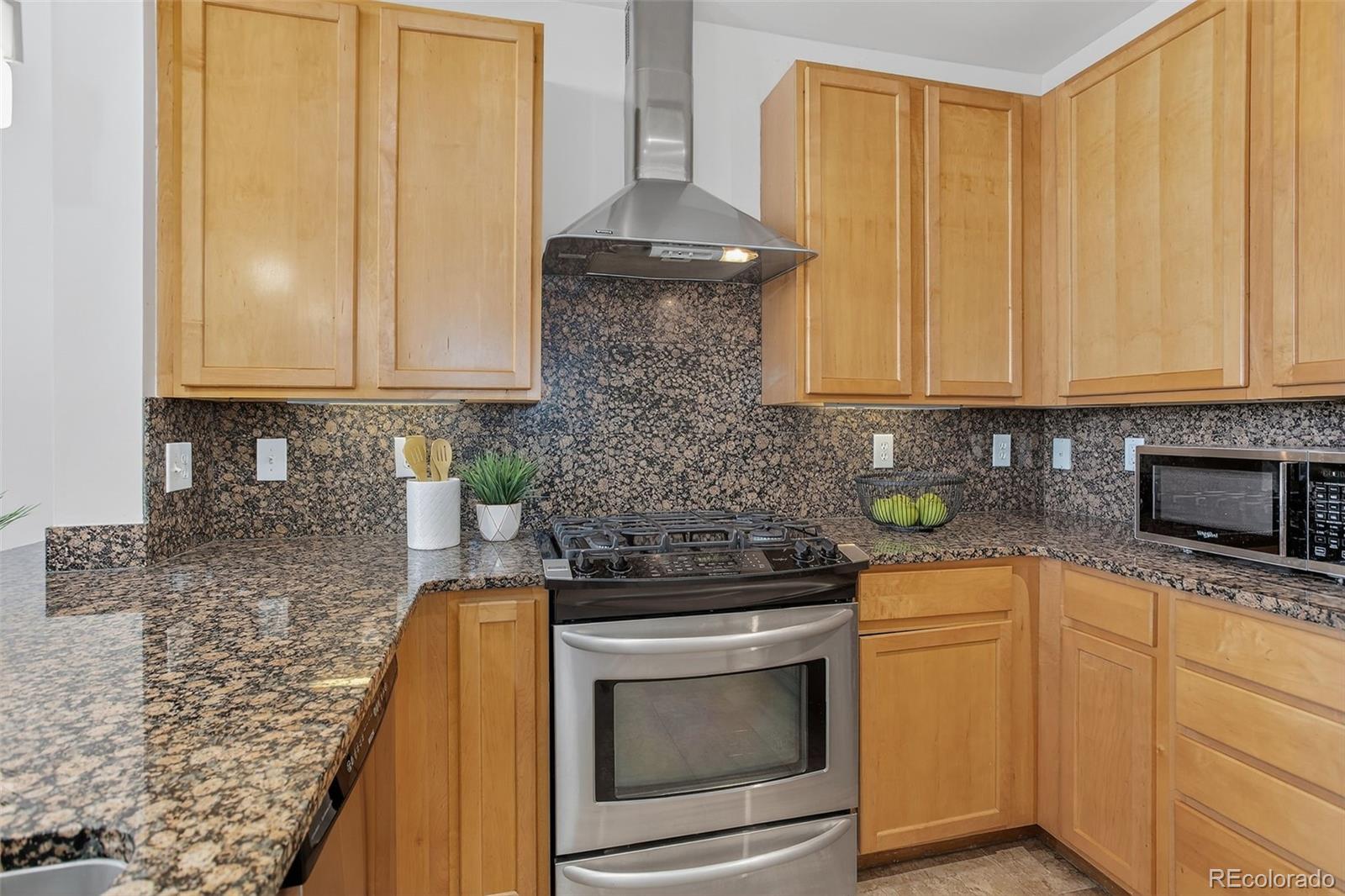 MLS Image #13 for 1313 s clarkson street,denver, Colorado