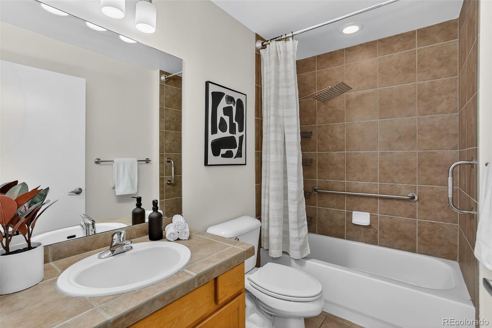 MLS Image #23 for 1313 s clarkson street,denver, Colorado