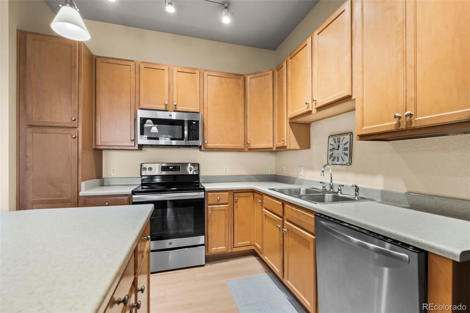 MLS Image #15 for 209  quebec street l,denver, Colorado