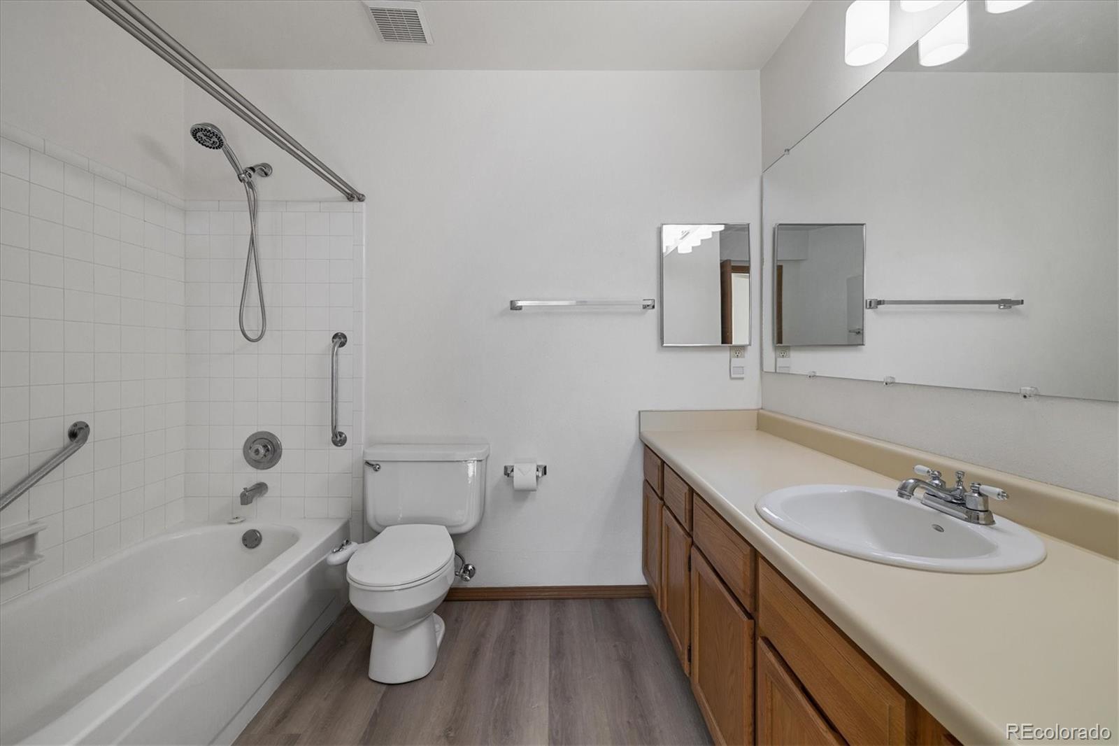 MLS Image #14 for 7476 e arkansas avenue,denver, Colorado