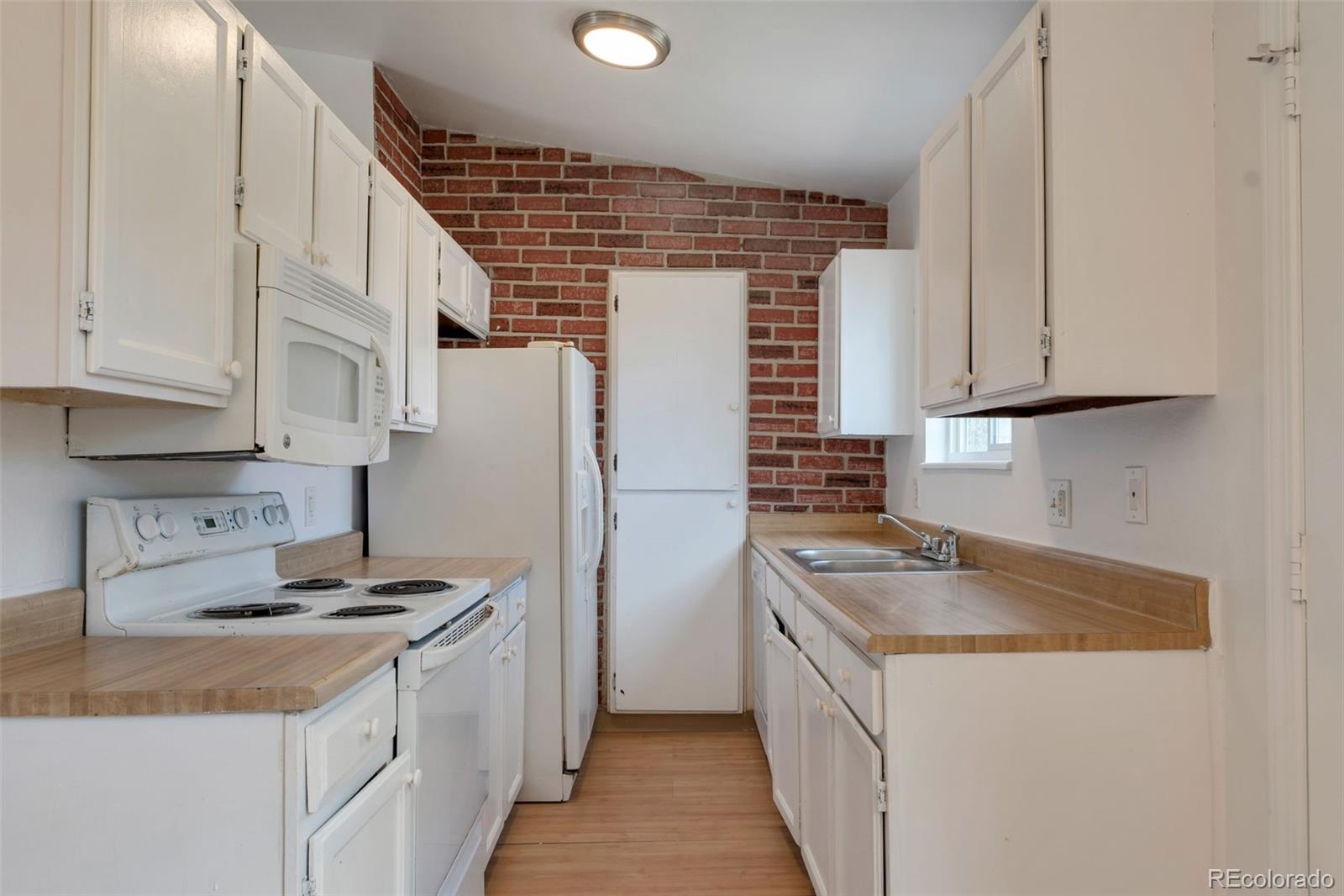 MLS Image #3 for 3984 s pitkin way,aurora, Colorado