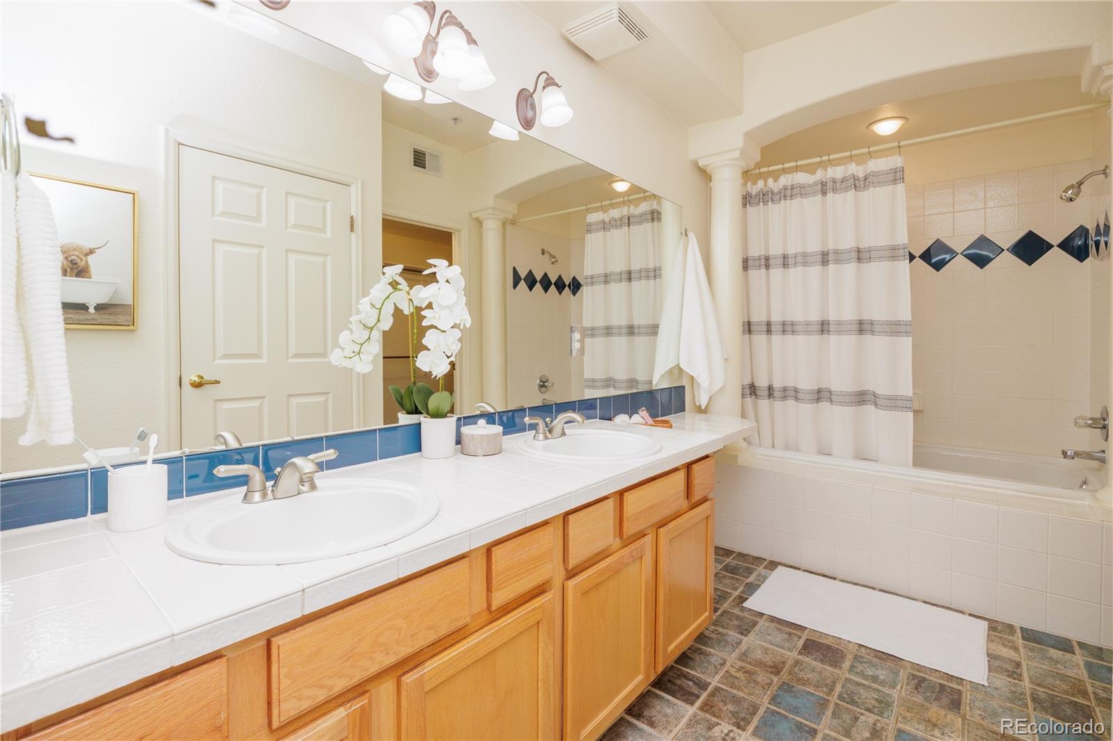 MLS Image #4 for 1747 n washington street 303,denver, Colorado