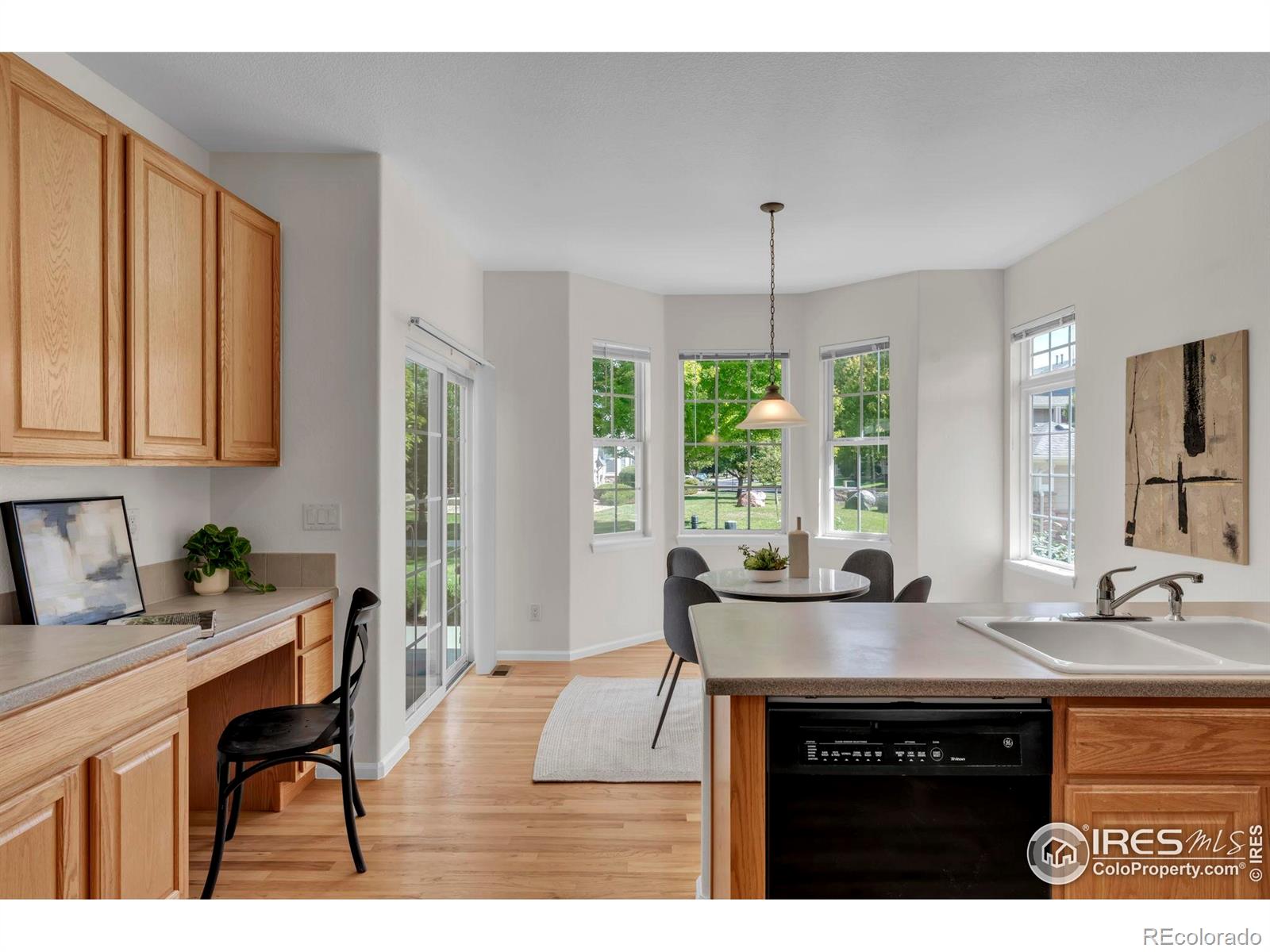MLS Image #11 for 13676  rock point 101,broomfield, Colorado