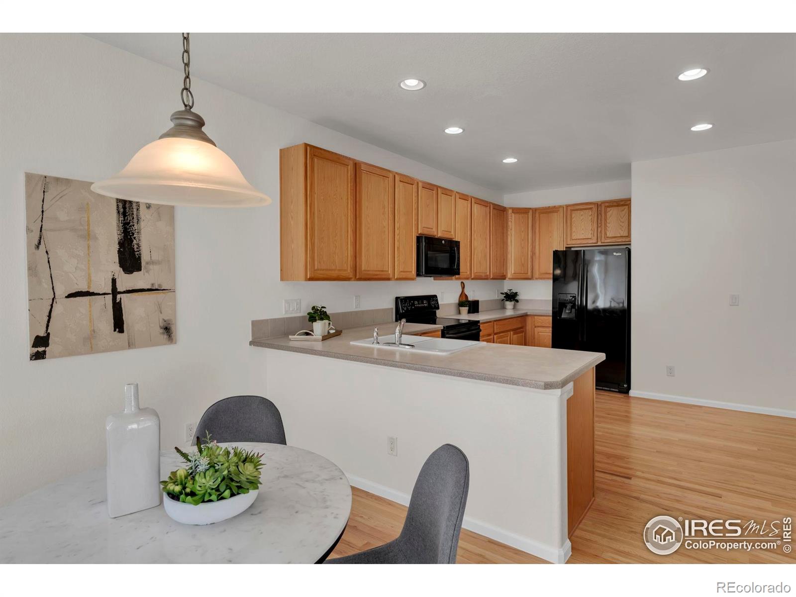 MLS Image #14 for 13676  rock point 101,broomfield, Colorado