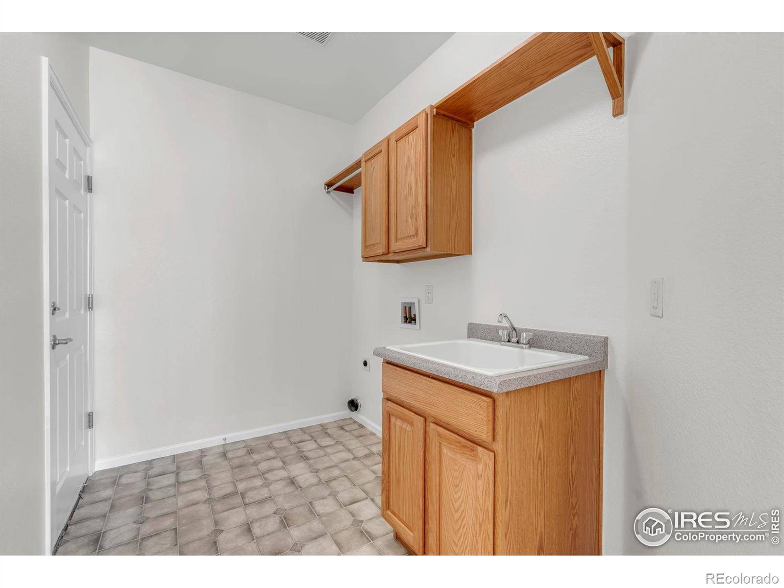 MLS Image #20 for 13676  rock point 101,broomfield, Colorado
