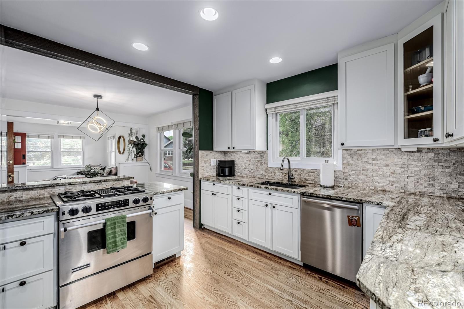MLS Image #6 for 2345 s lincoln street,denver, Colorado