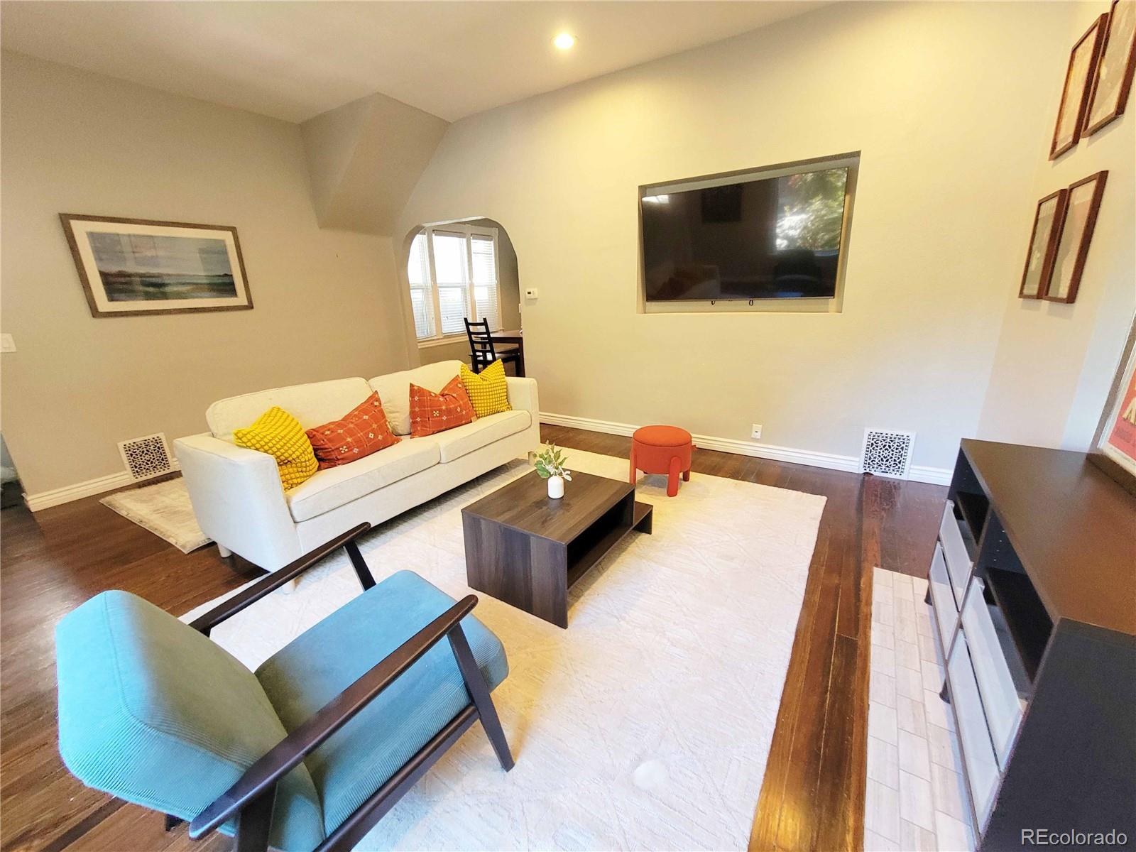 MLS Image #3 for 424 n clarkson street,denver, Colorado