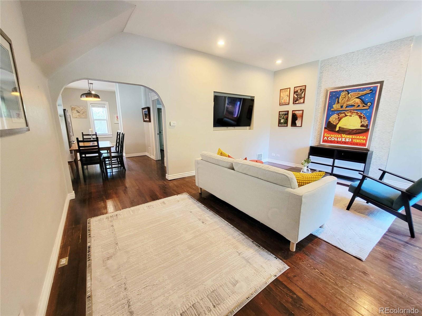 MLS Image #4 for 424 n clarkson street,denver, Colorado