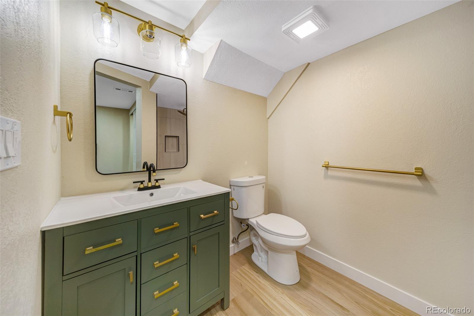 MLS Image #6 for 19537 e 18th avenue,aurora, Colorado