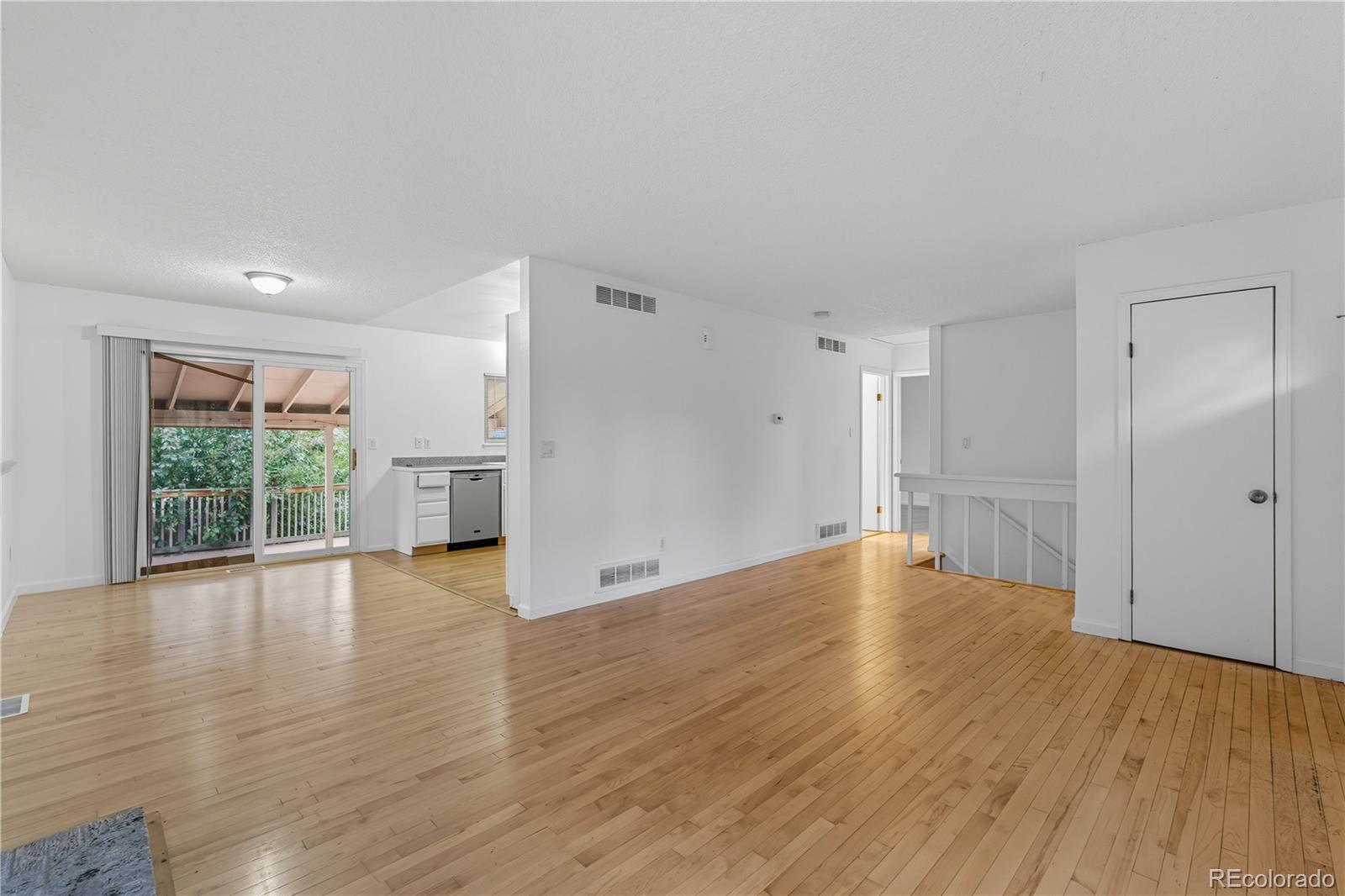 MLS Image #10 for 3581 s olathe street,aurora, Colorado