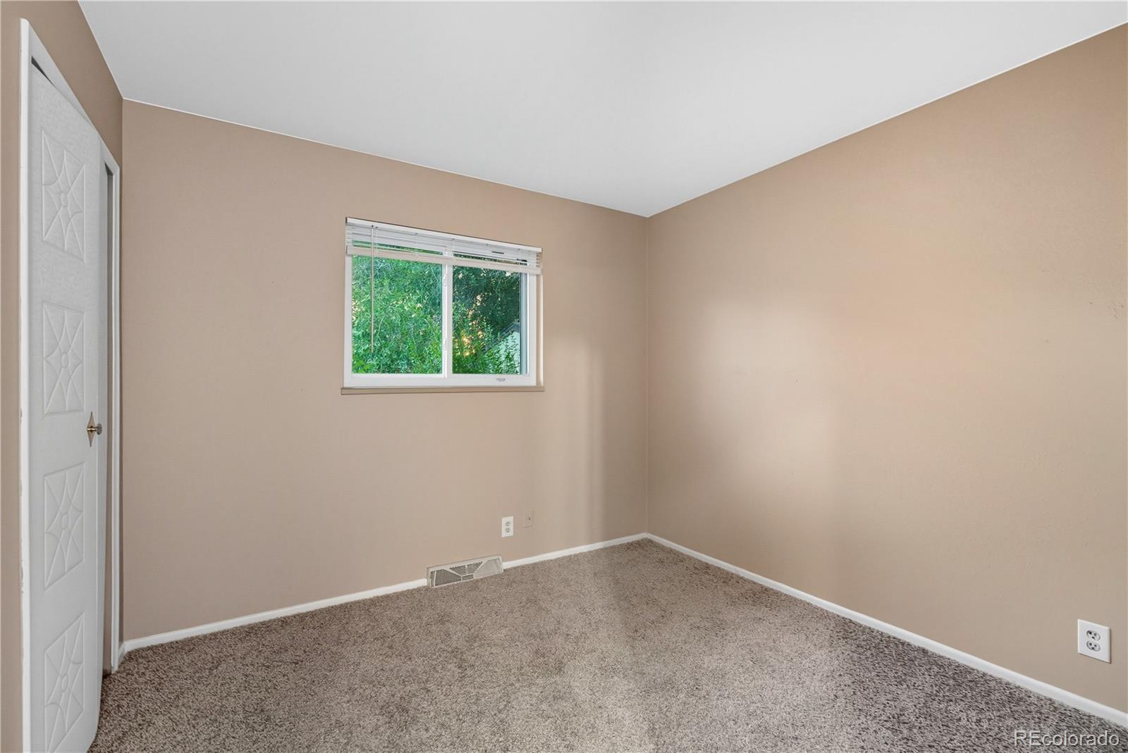 MLS Image #13 for 11623 e virginia drive,aurora, Colorado