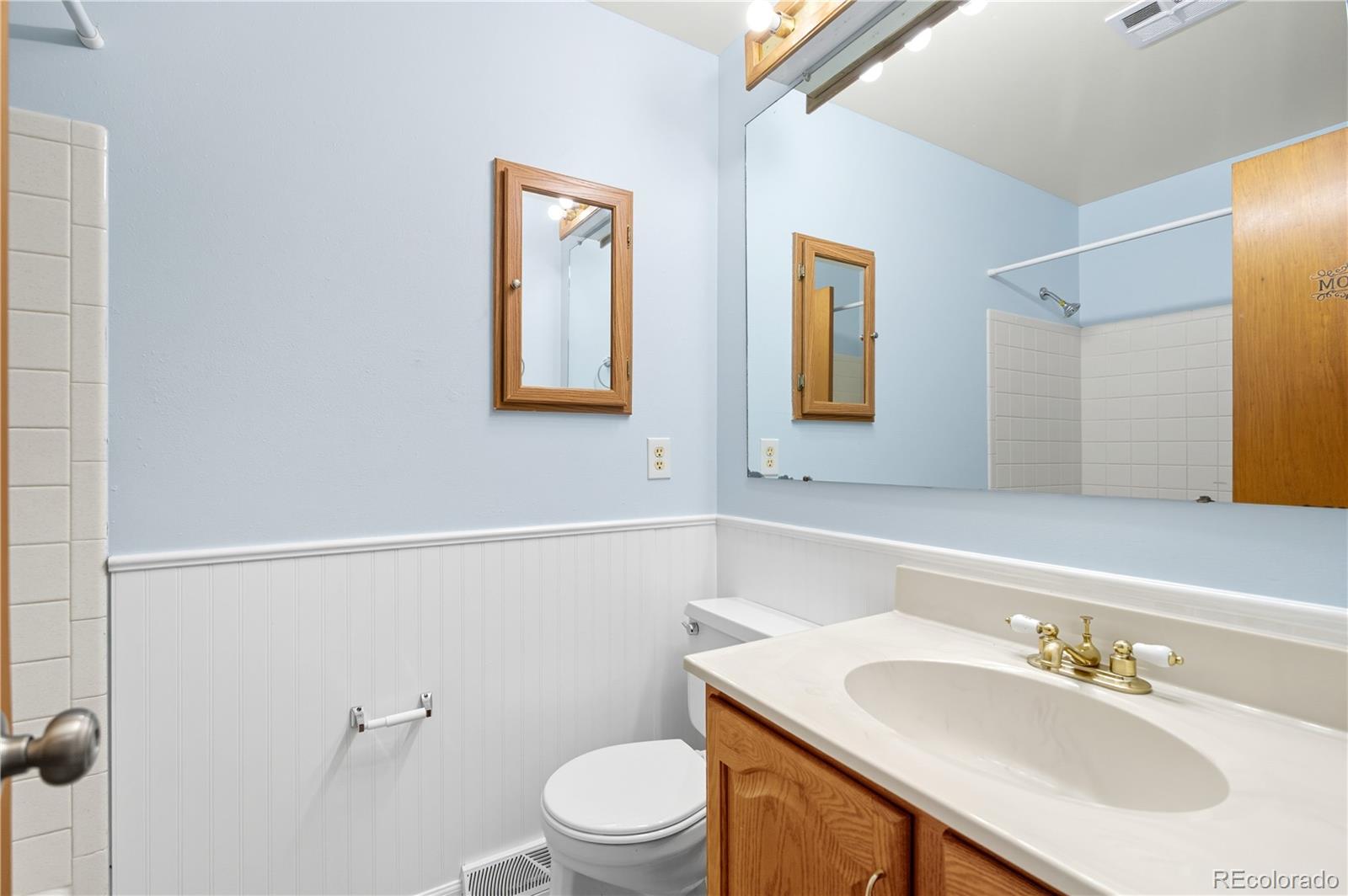 MLS Image #14 for 11623 e virginia drive,aurora, Colorado